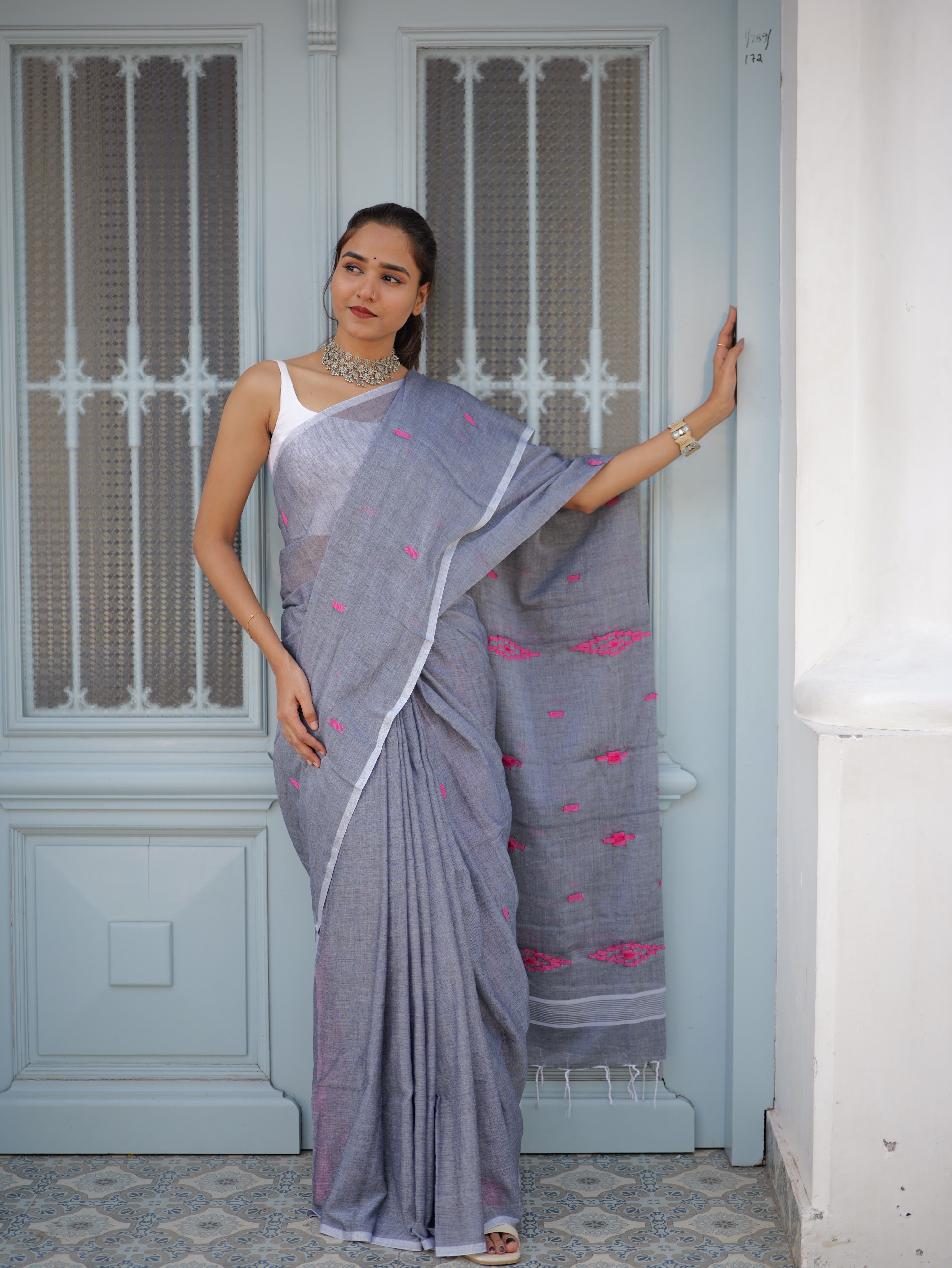 Dark Grey Hand Weaving Mul Mul Cotton Saree