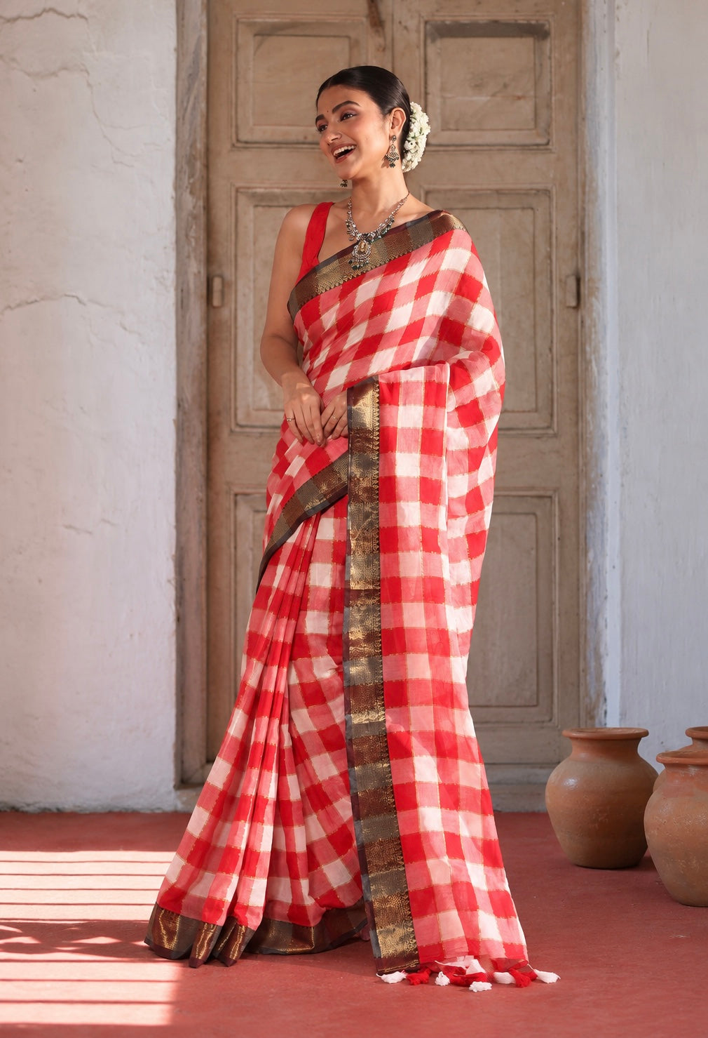 Red&White Box Check Mulmul Cotton Saree – Golden Zari