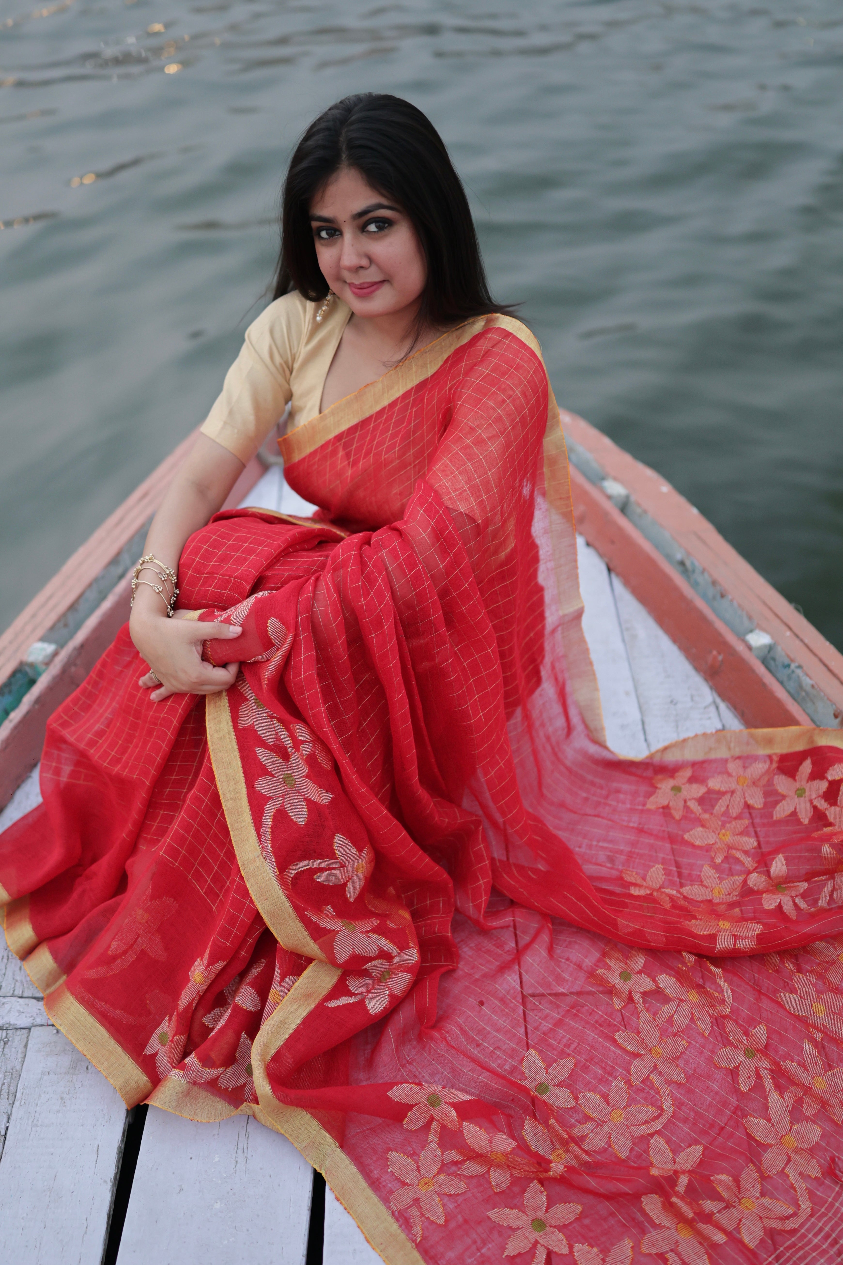 Red floral golden zari check Linen Saree with blouse piece