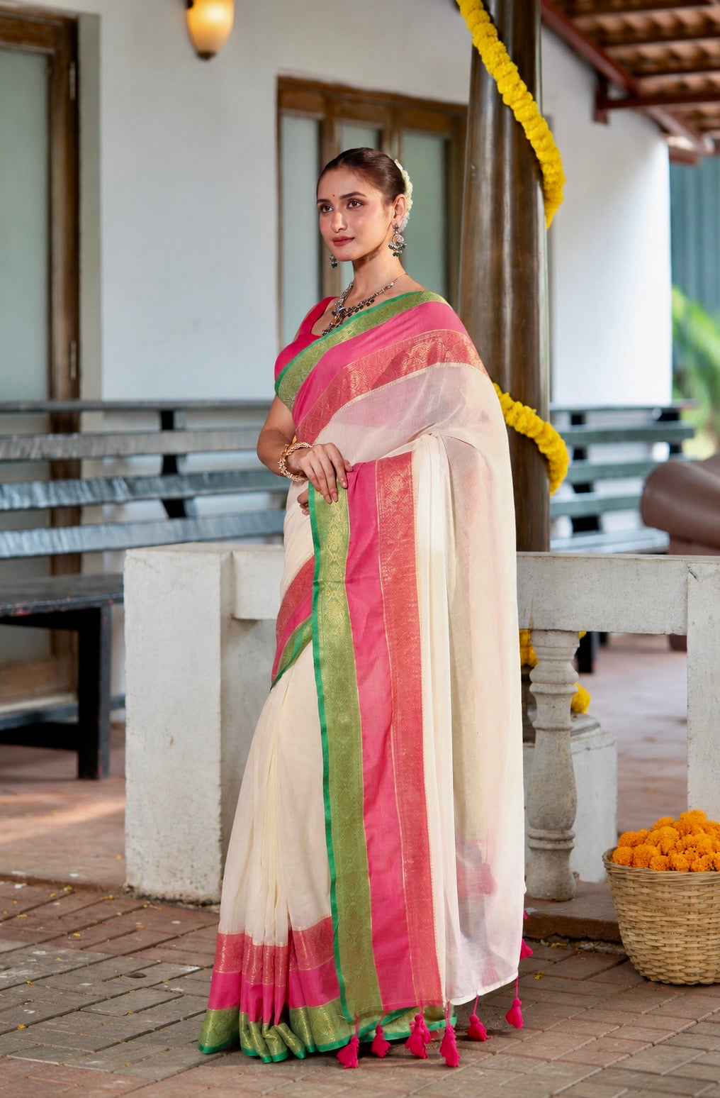 Off white jari border mulmu cotton saree with blouse piece