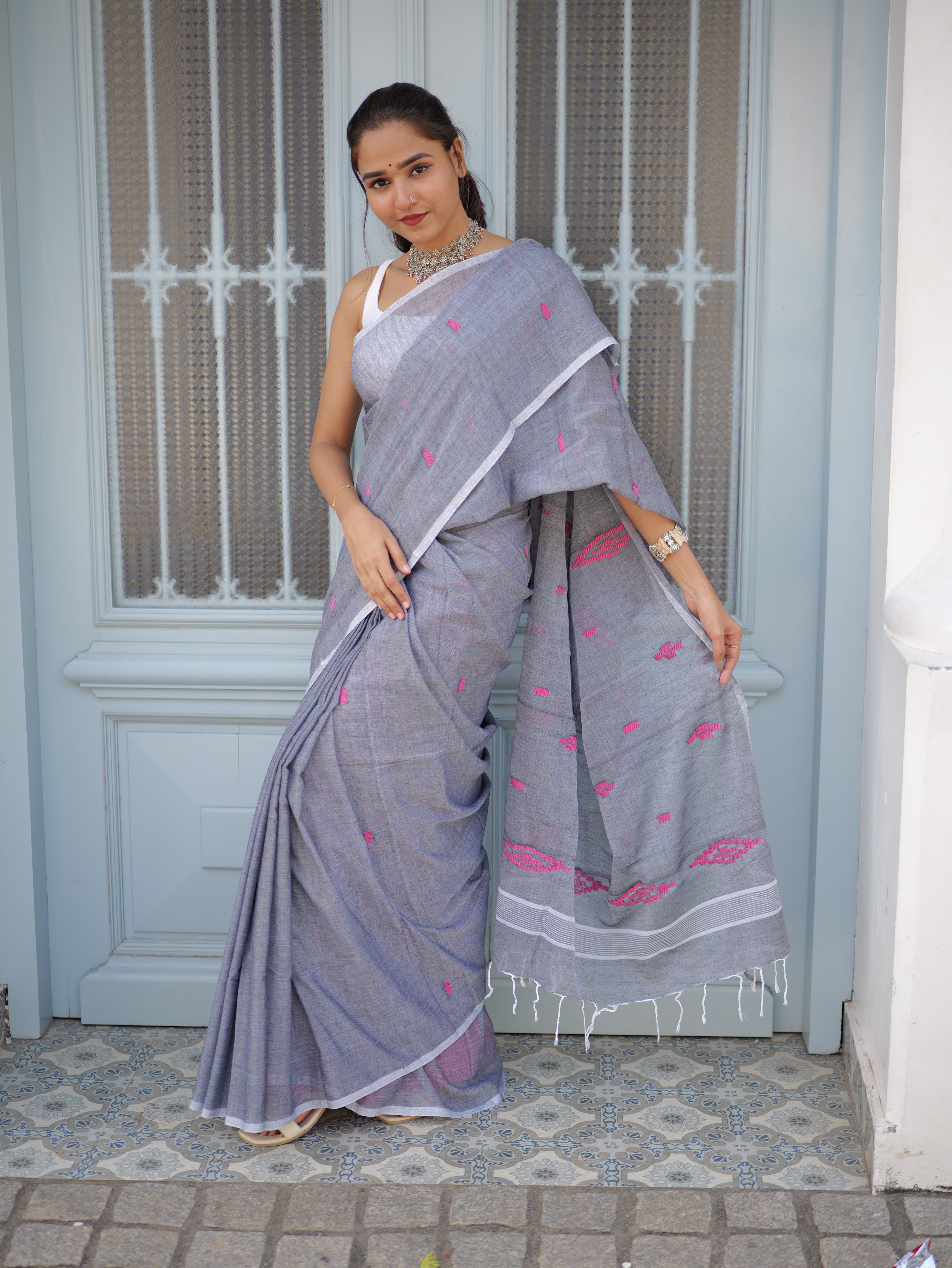 Dark Grey Hand Weaving Mul Mul Cotton Saree