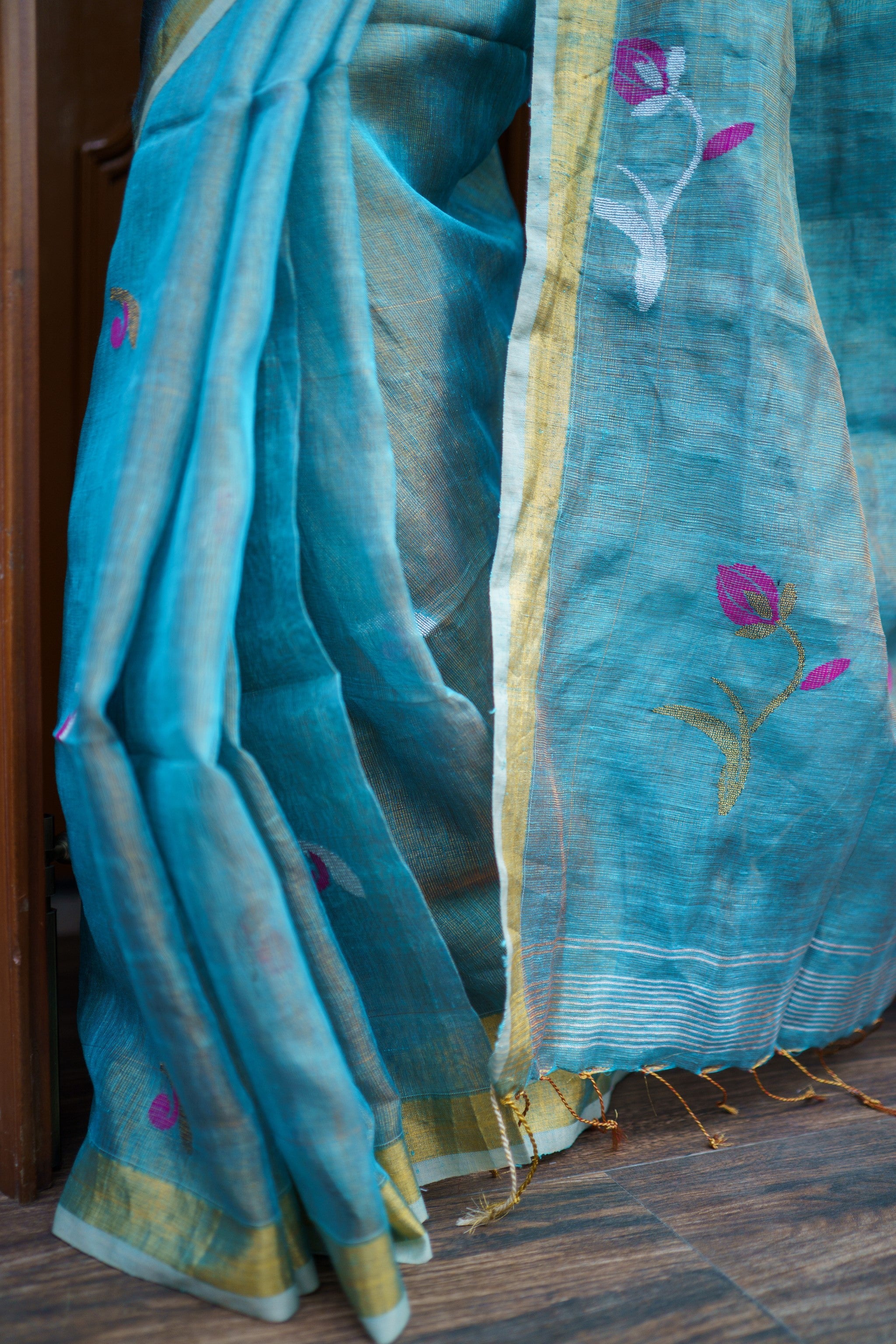 Baby Blue Dual Tone Handwoven Tissue Linen Saree with Tulip Motifs