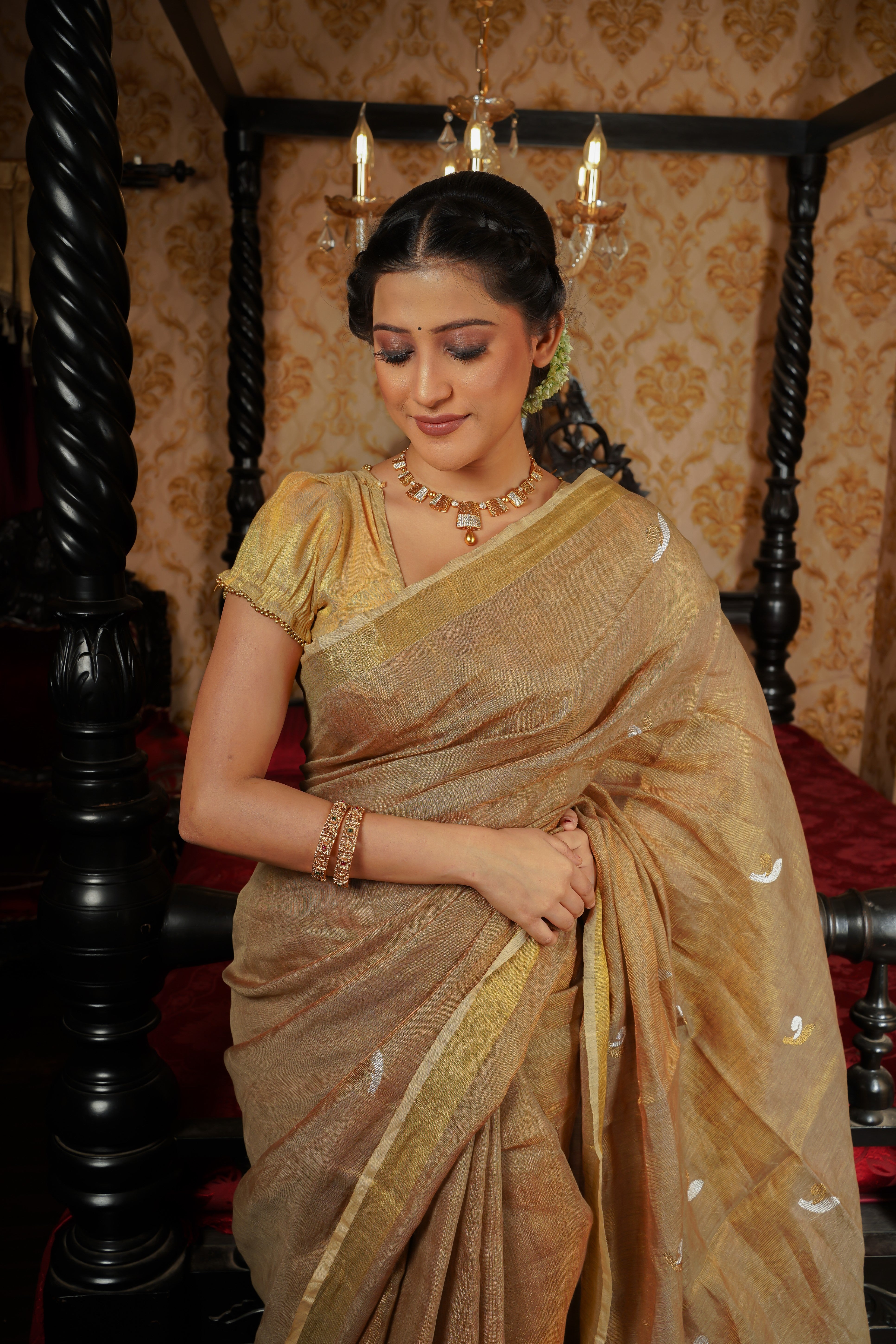 Gold Pure Tissue Linen Handwoven Tulip Saree