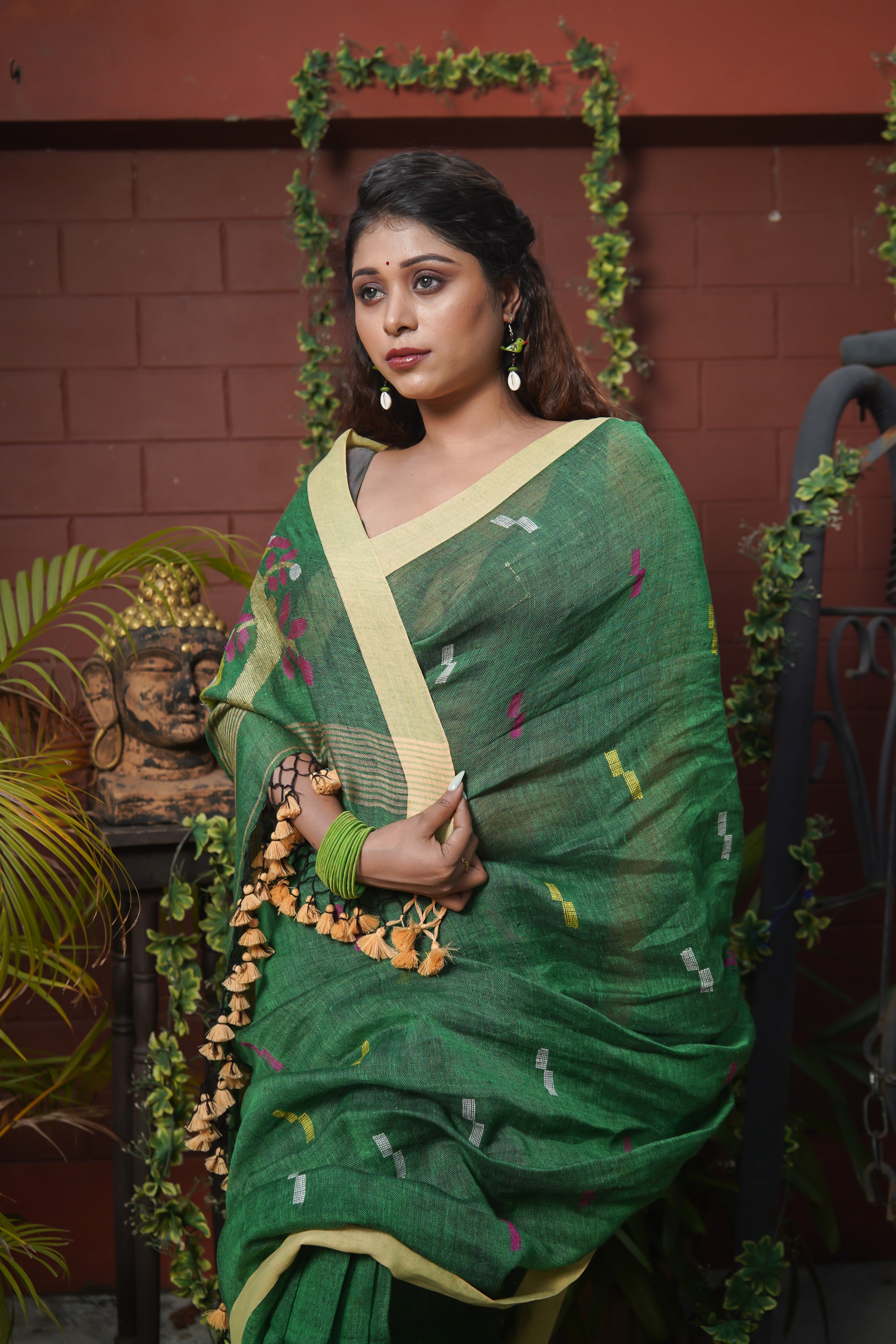 Birds Hand Weaving Linen Jamdani Saree-Green
