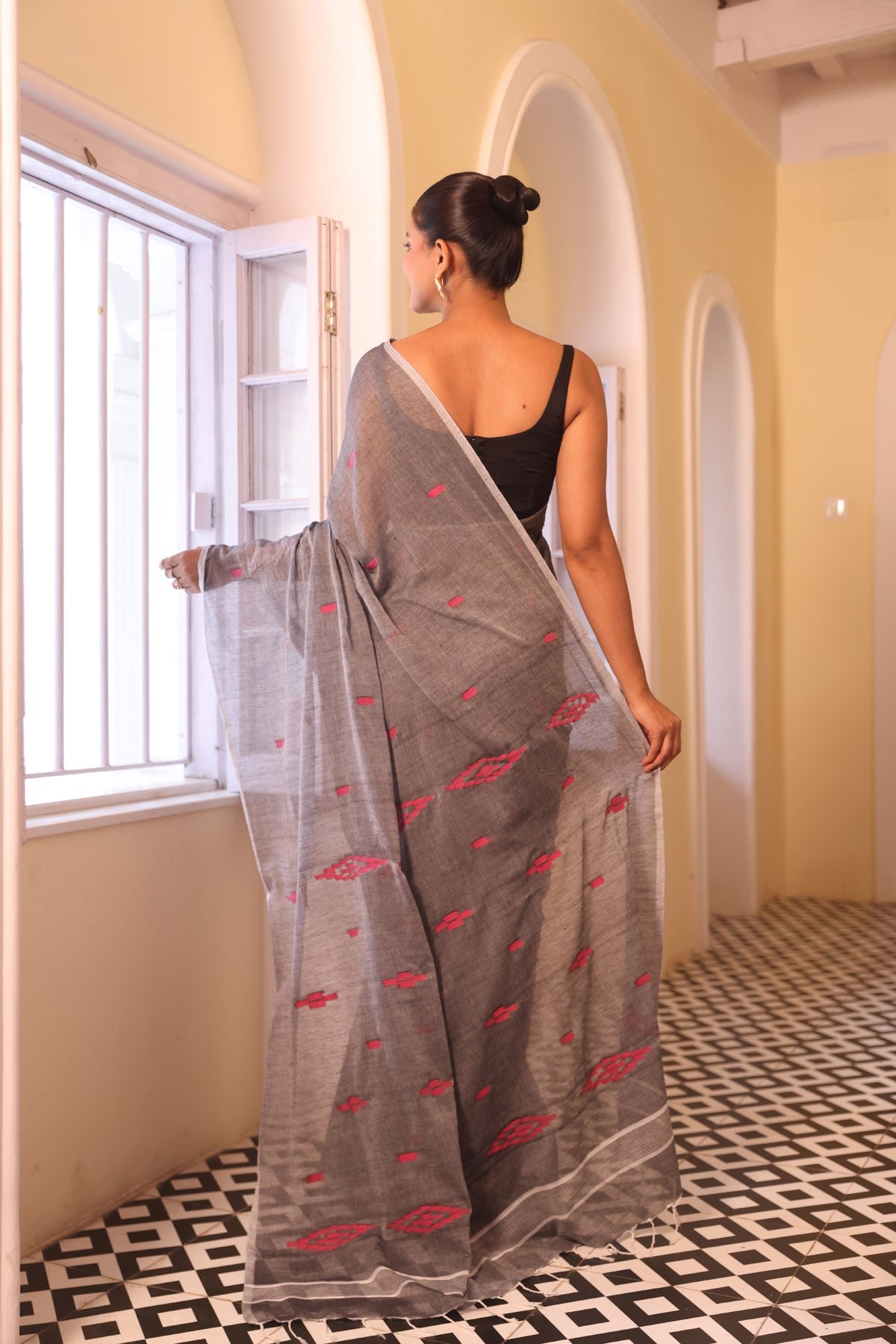 Grey Hand Weaving Mulmul Cotton Saree