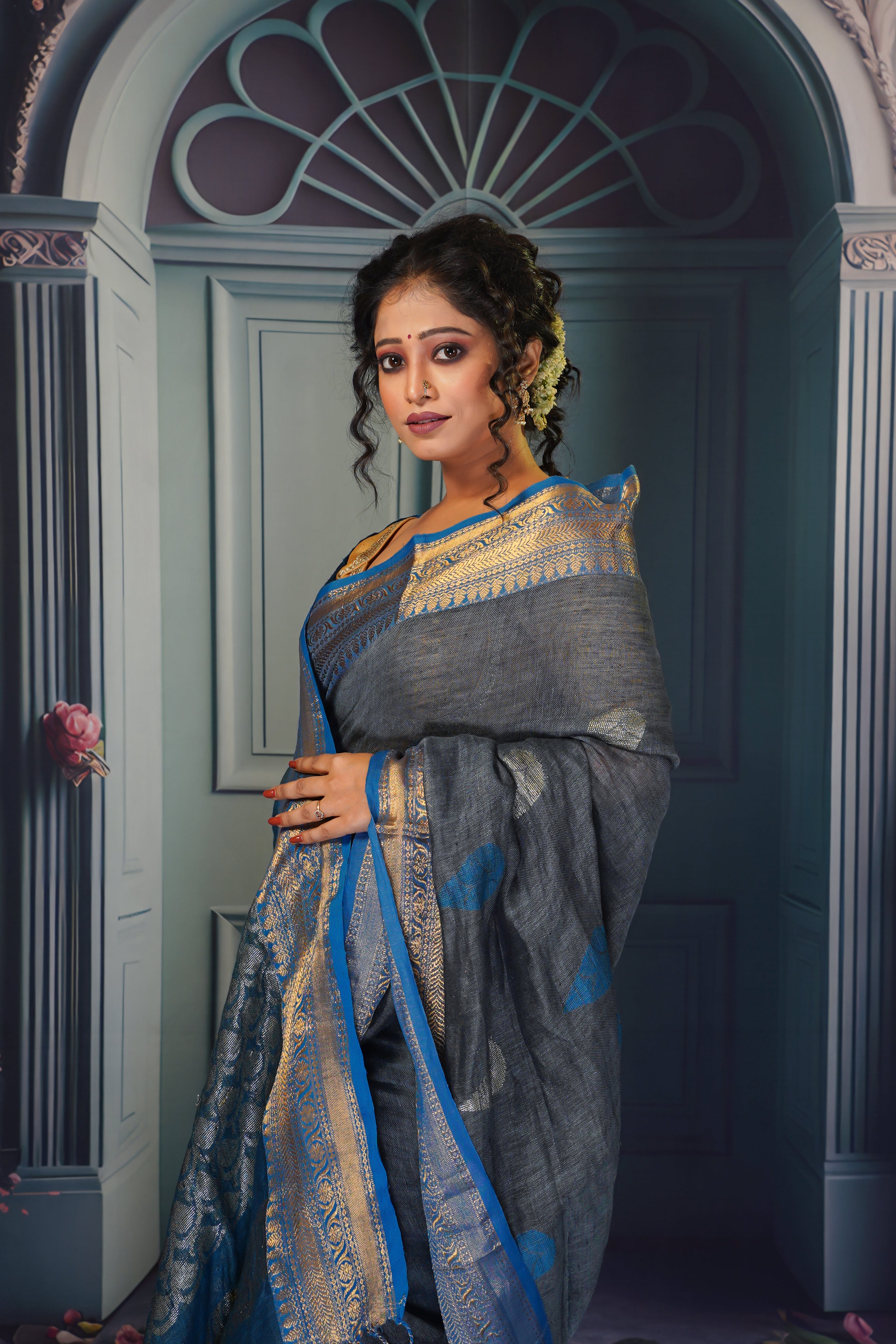 Grey & Blue Handwoven Linen Jamdani Saree