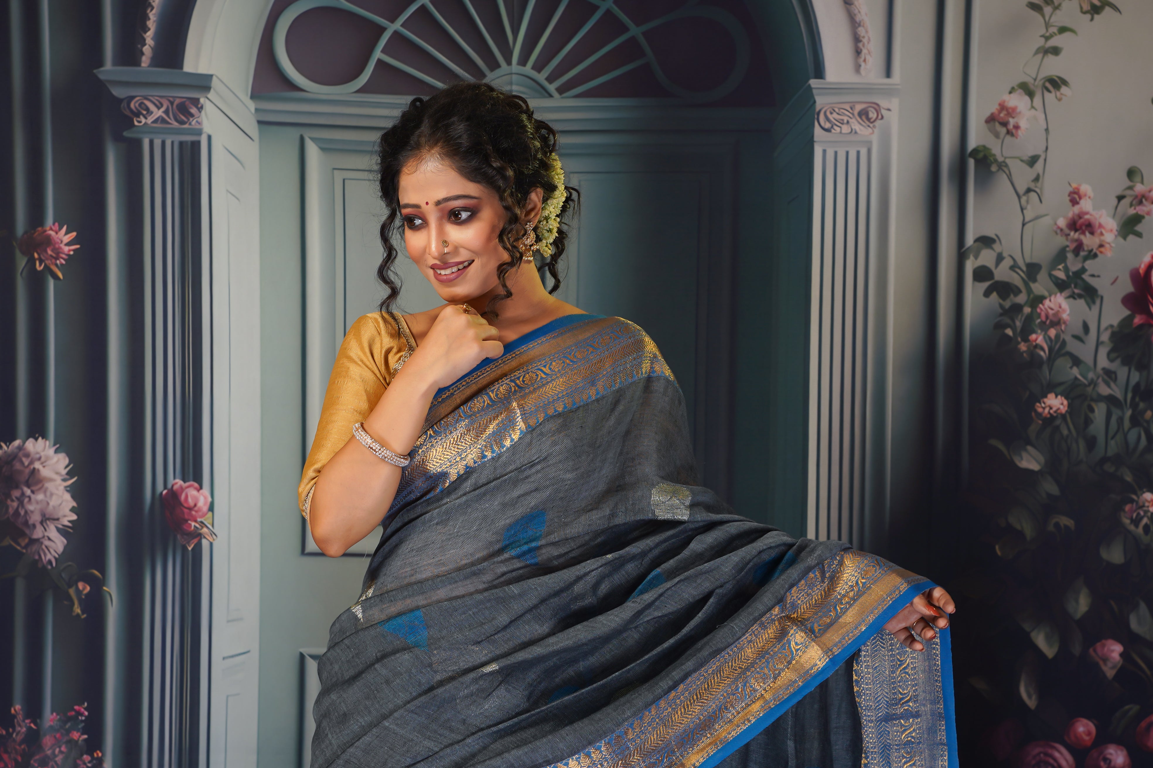 Grey & Blue Handwoven Linen Jamdani Saree