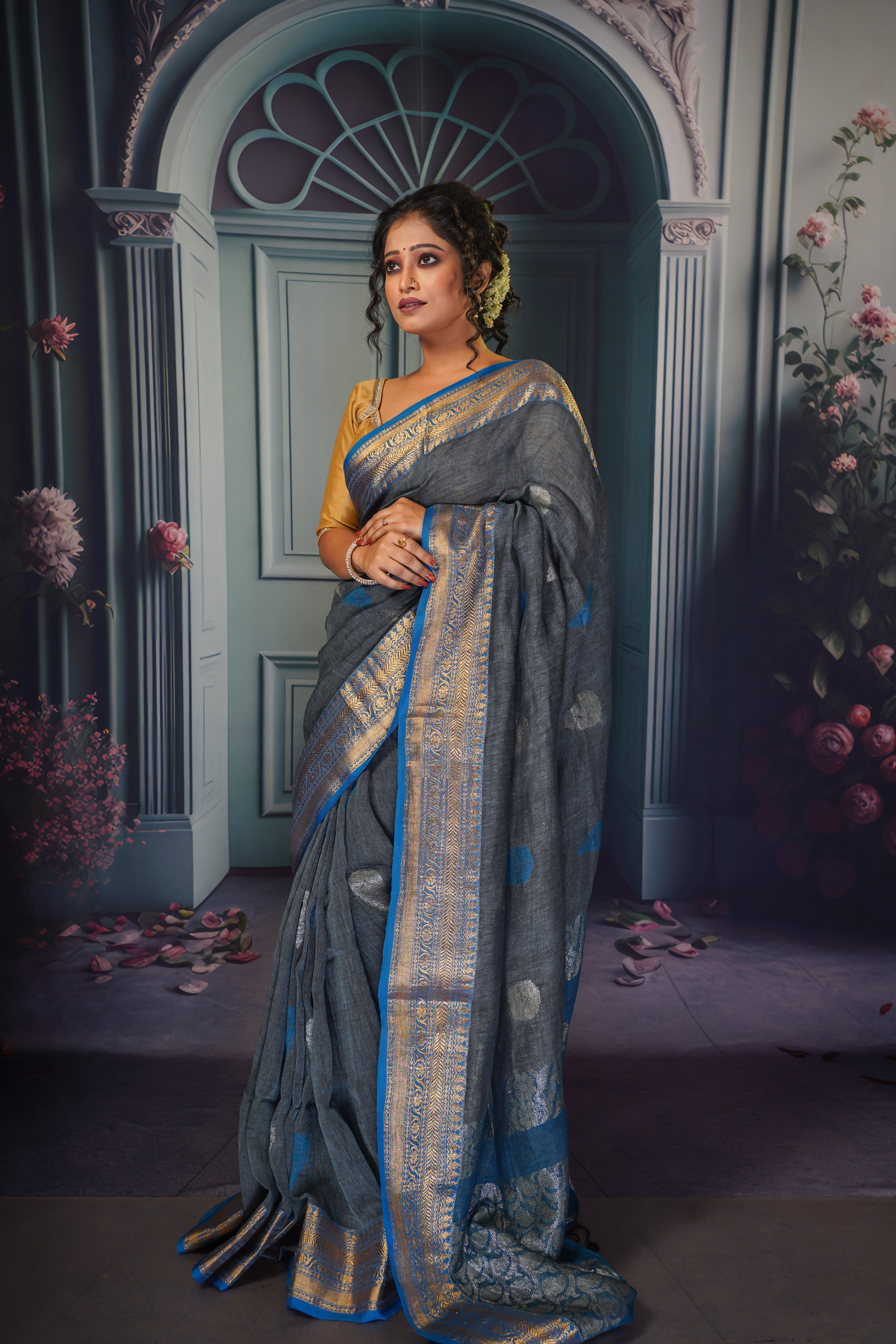 Grey & Blue Handwoven Linen Jamdani Saree