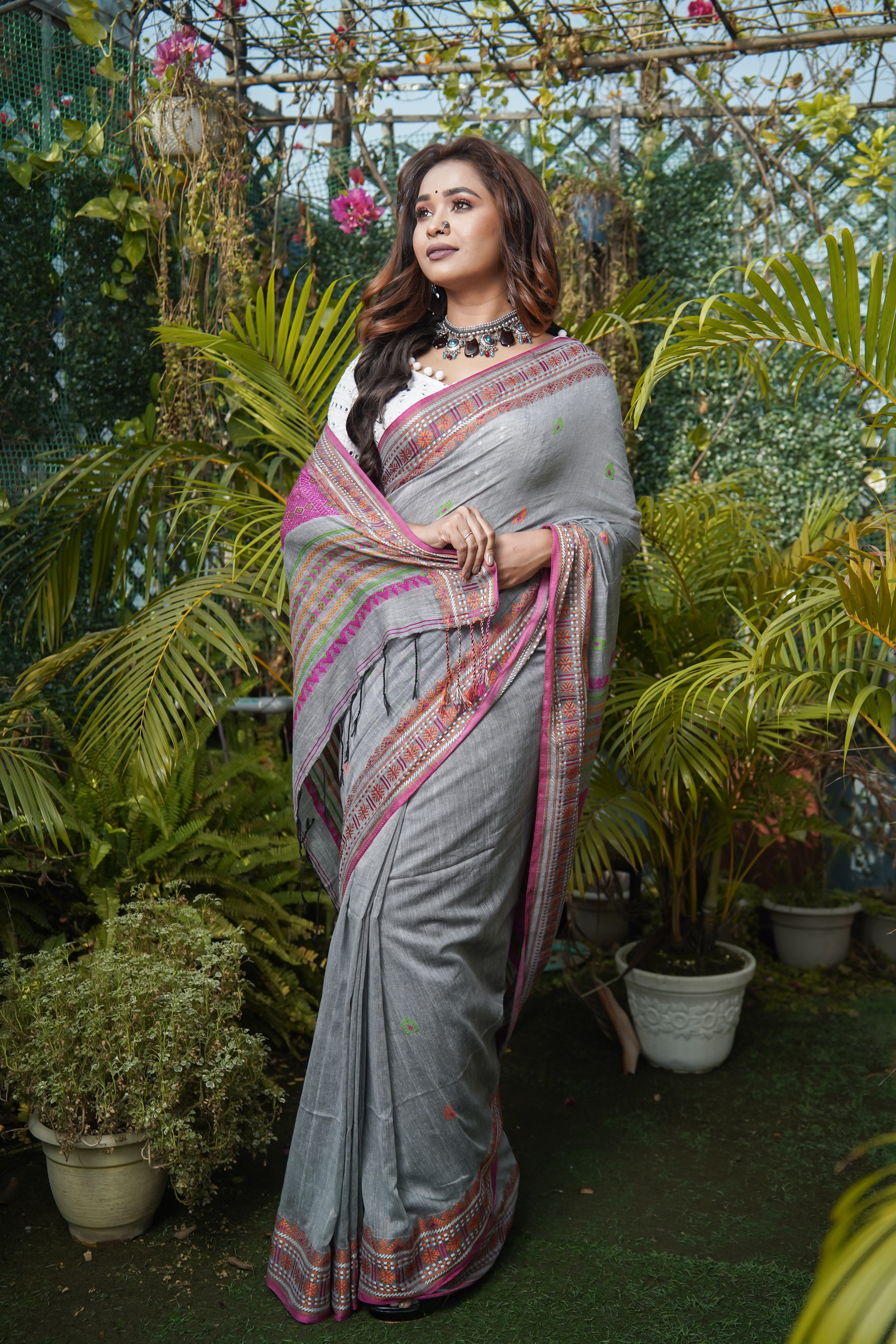 Grey Pure Masrise Cotton Hand Weaving Buti saree with contrast blouse piece