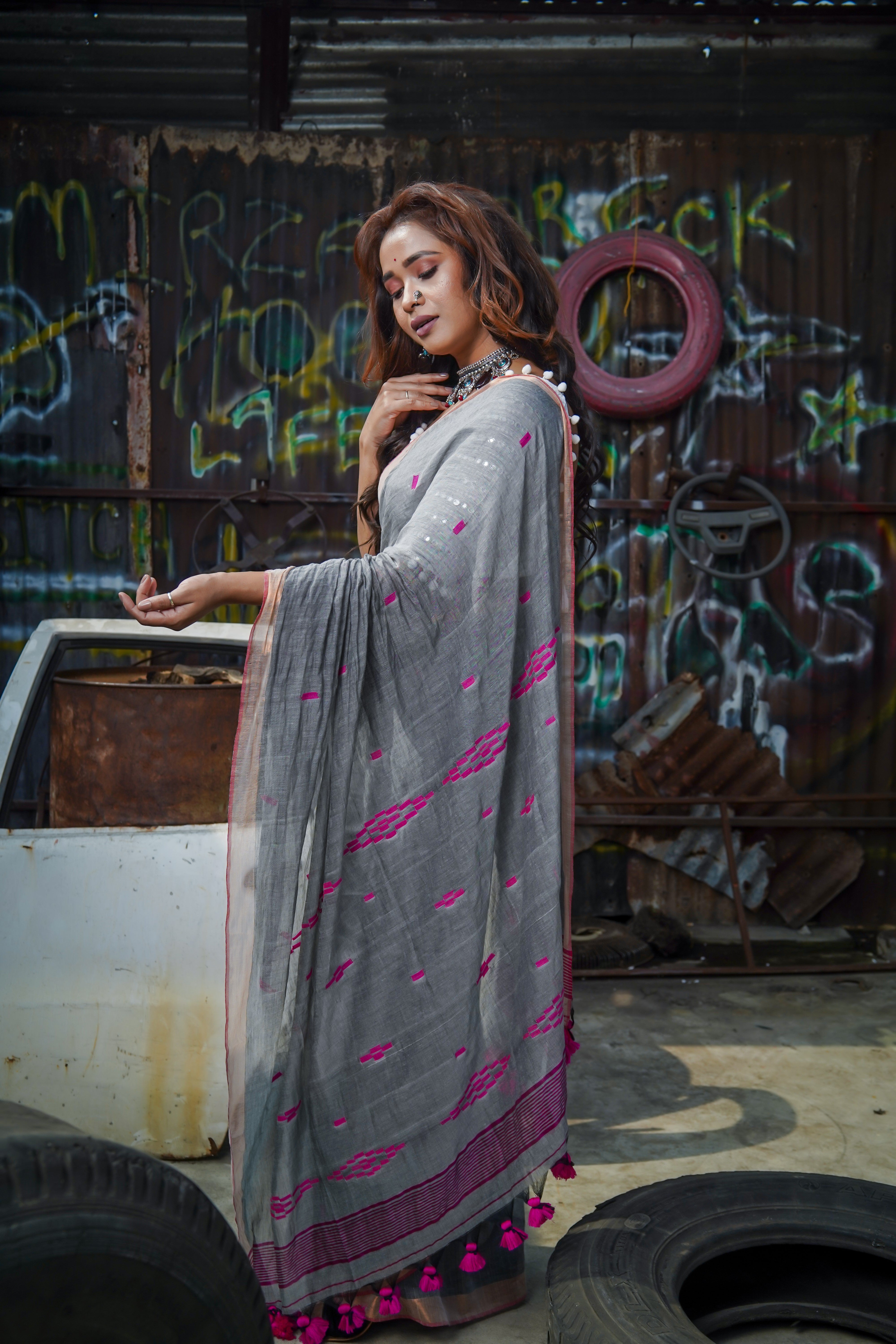 Grey Hand Weaving Mul Mul Cotton Saree