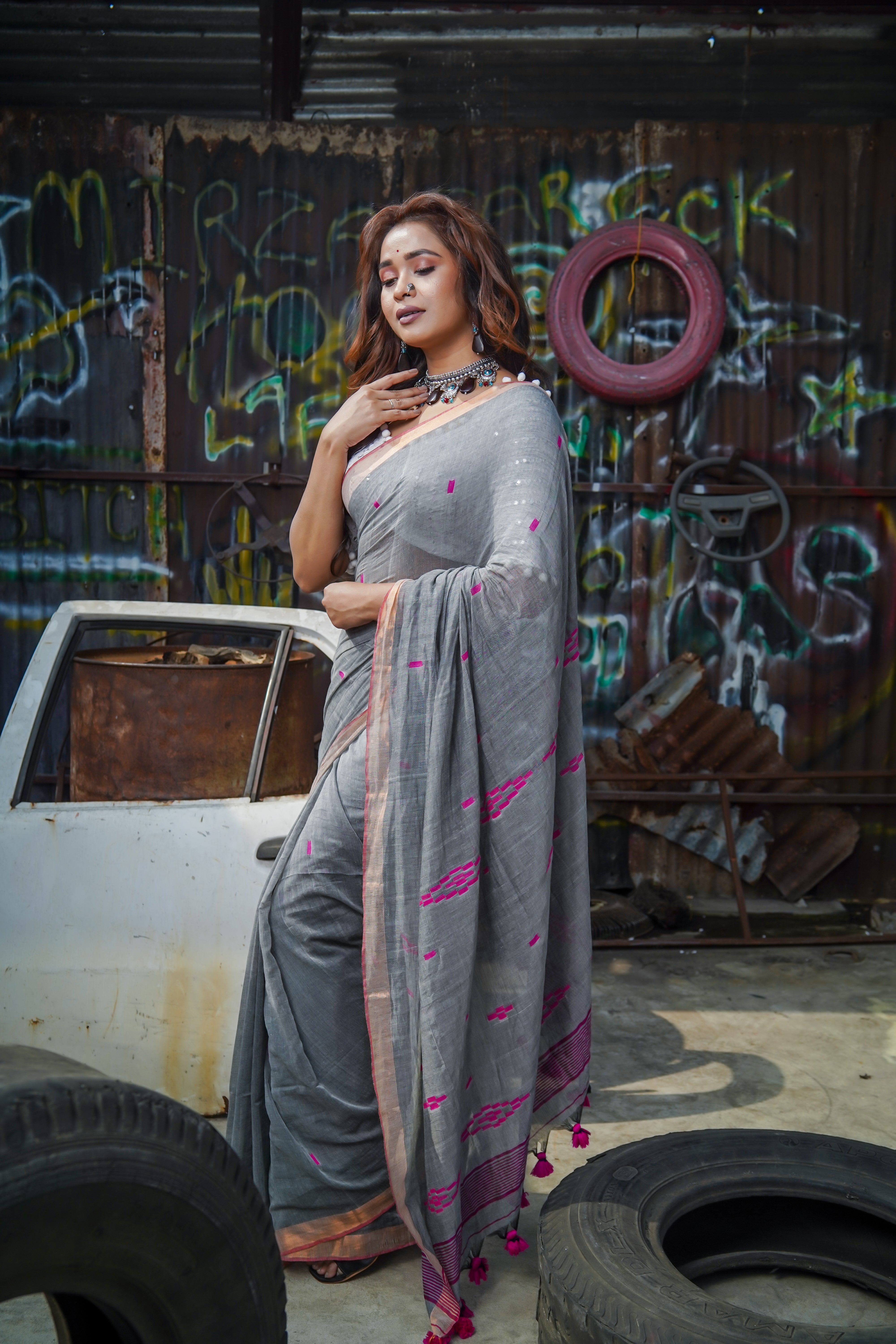 Grey Hand Weaving Mul Mul Cotton Saree