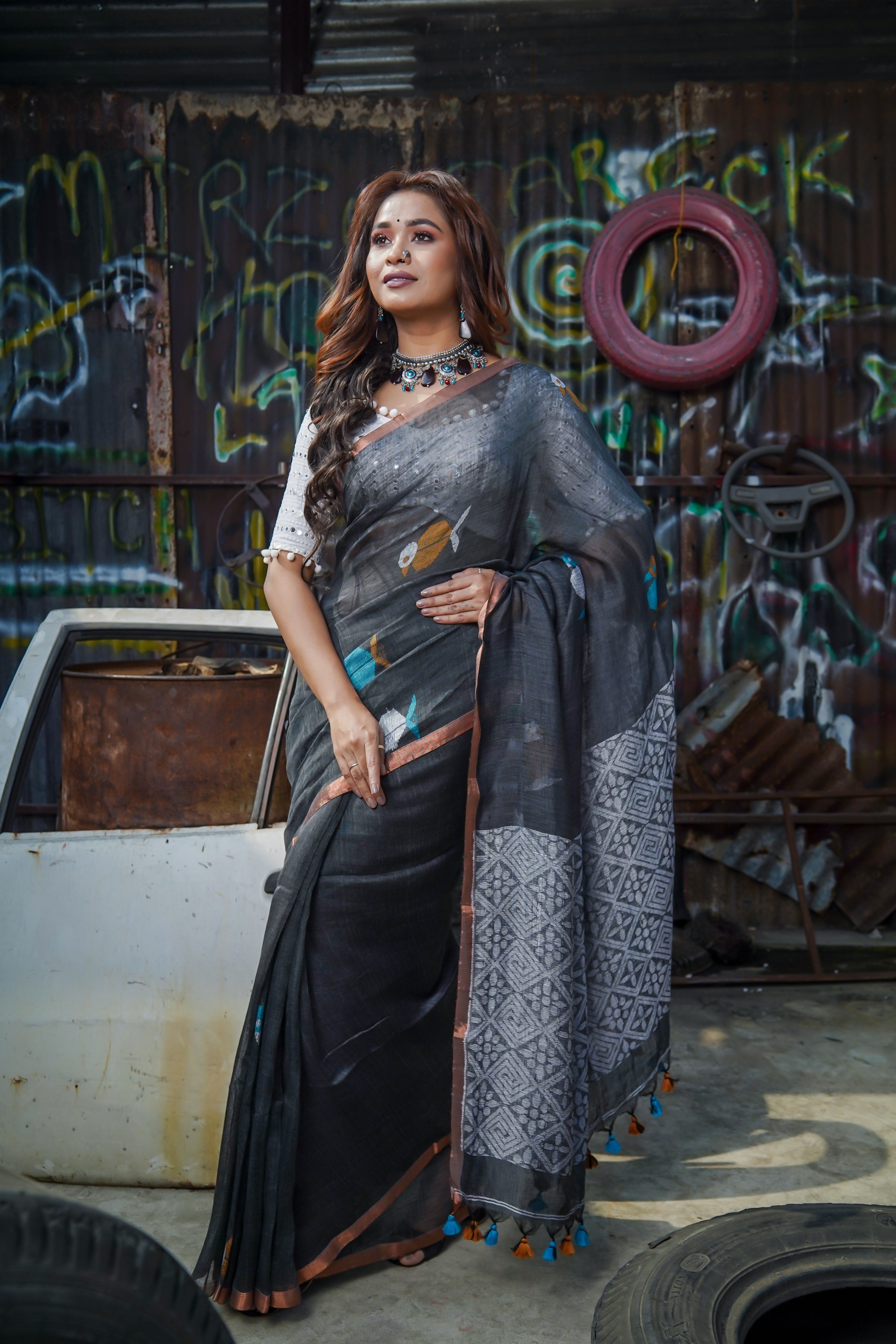 Handwoven Grey Linen Jamdani Saree with Penguin animal weaving