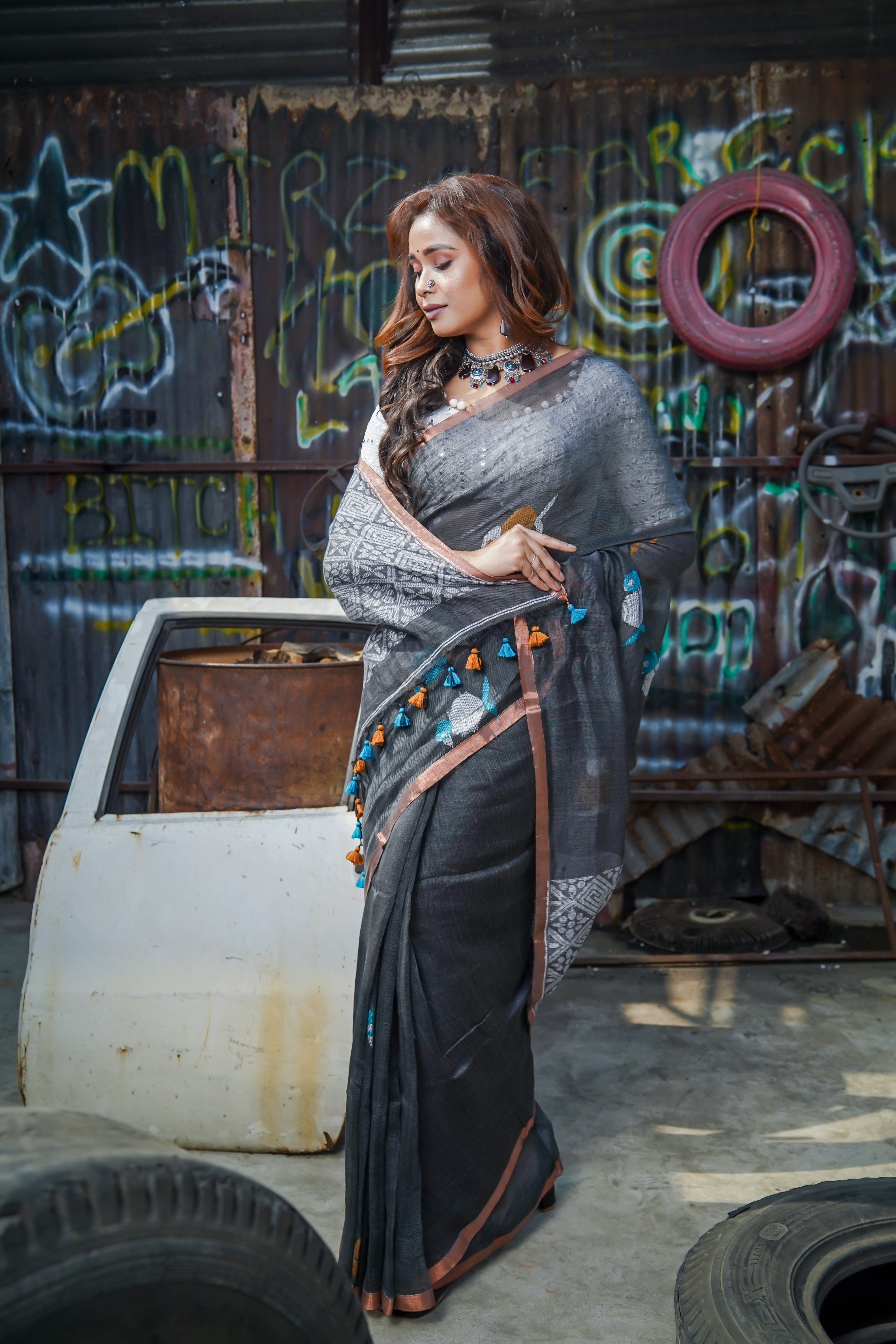 Handwoven Grey Linen Jamdani Saree with Penguin animal weaving