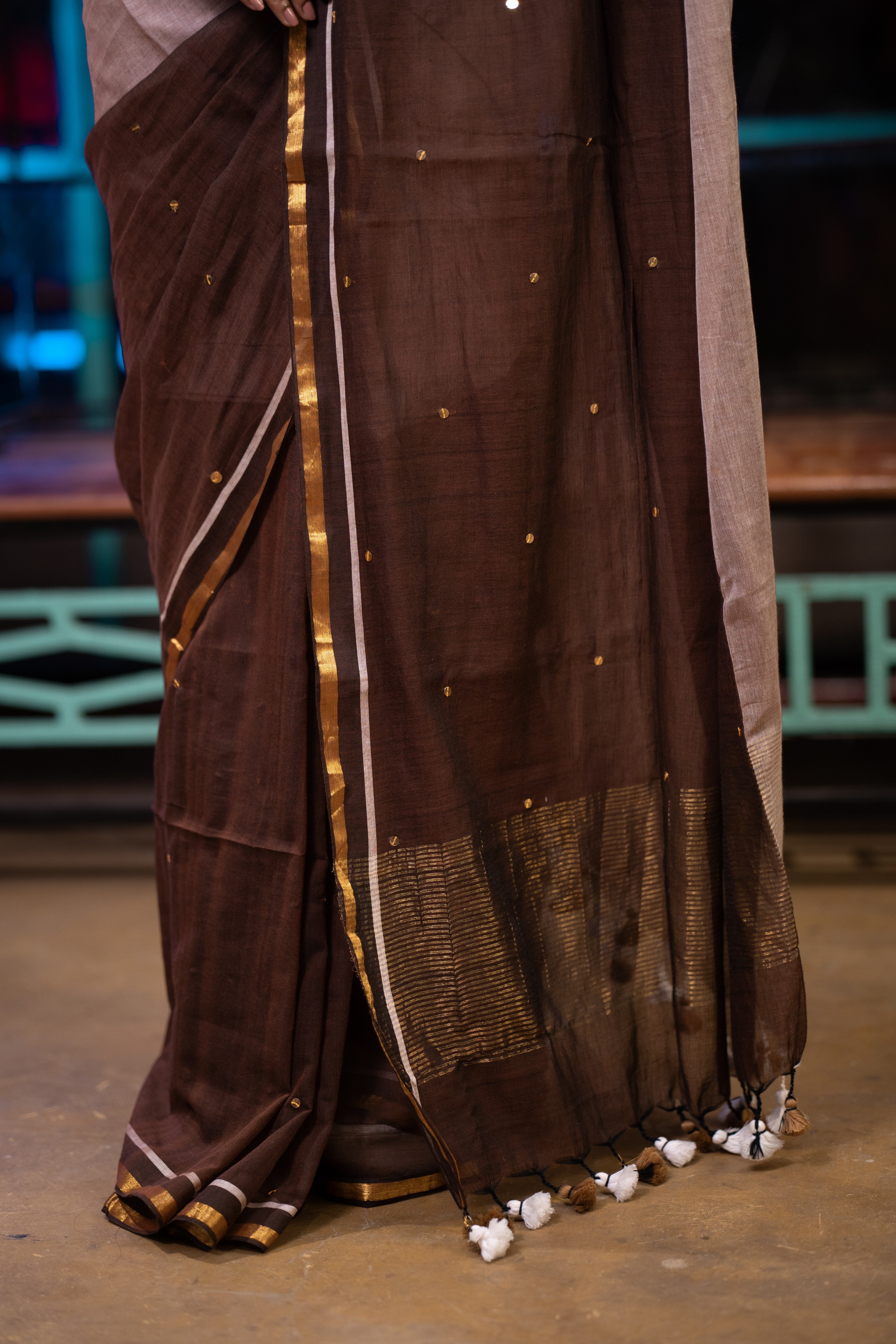 Half-half gini Work Mul Cotton Saree-Cream & Brown