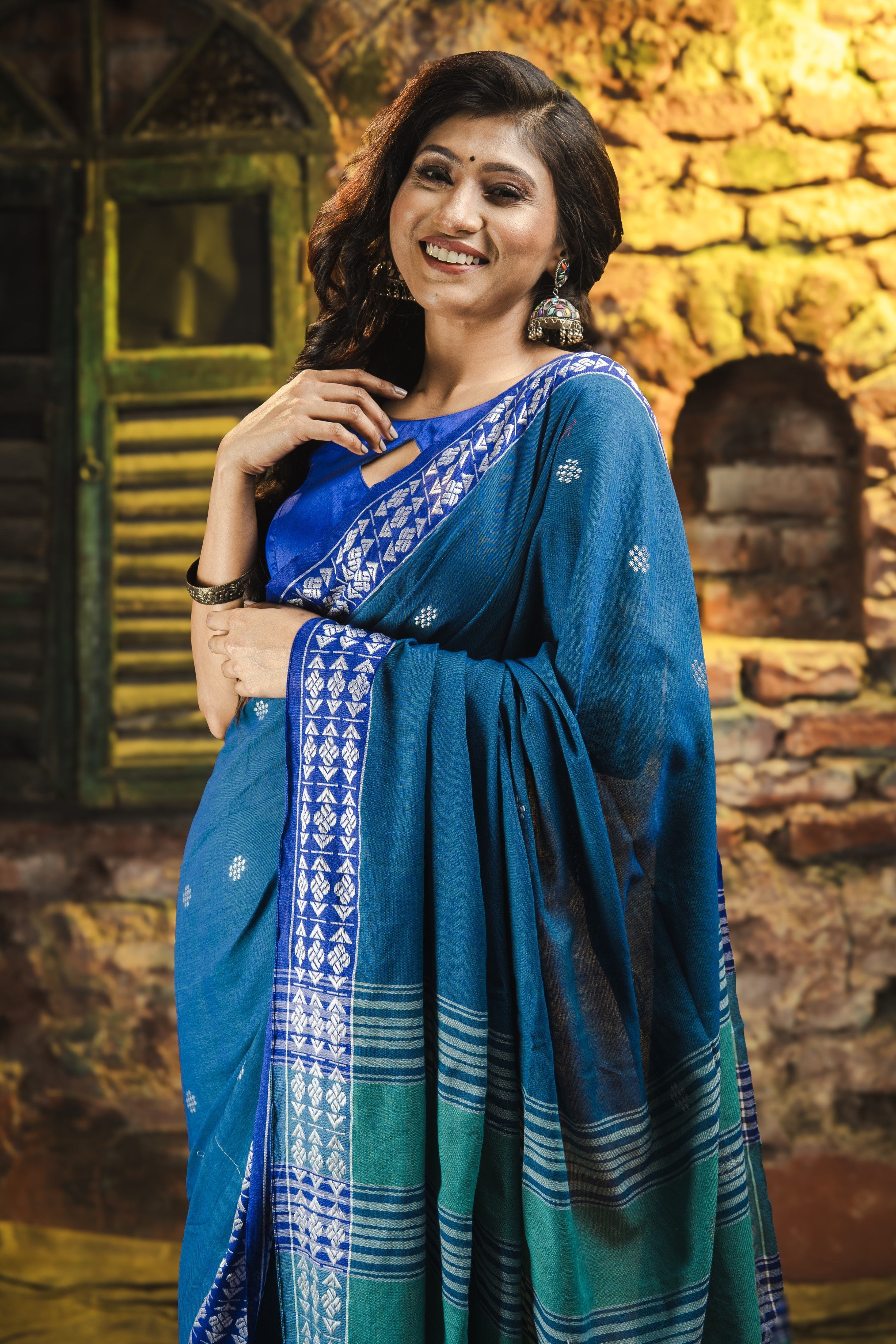 Classic blue Handweaving Pure Cotton Saree with blouse piece
