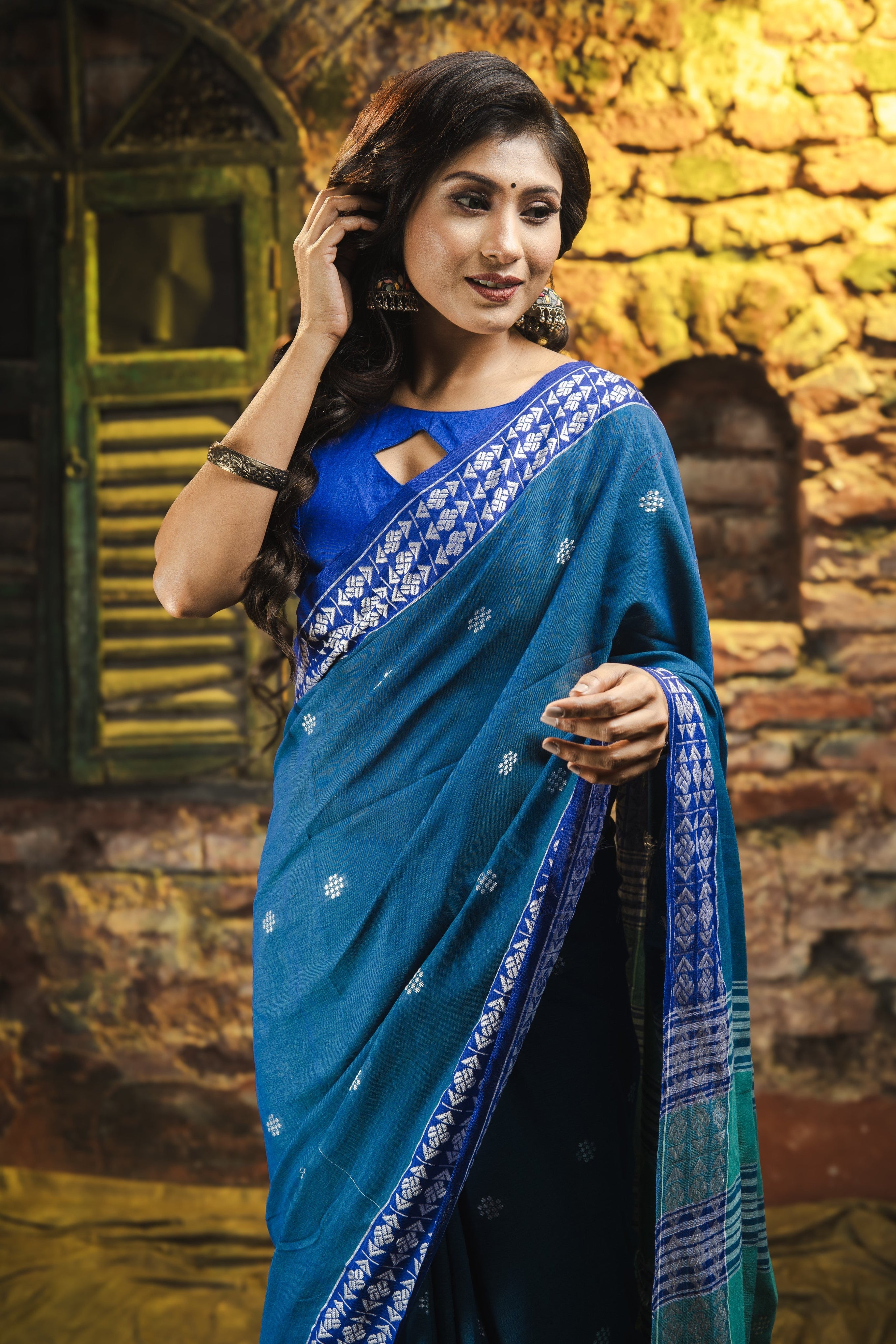 Classic blue Handweaving Pure Cotton Saree with blouse piece