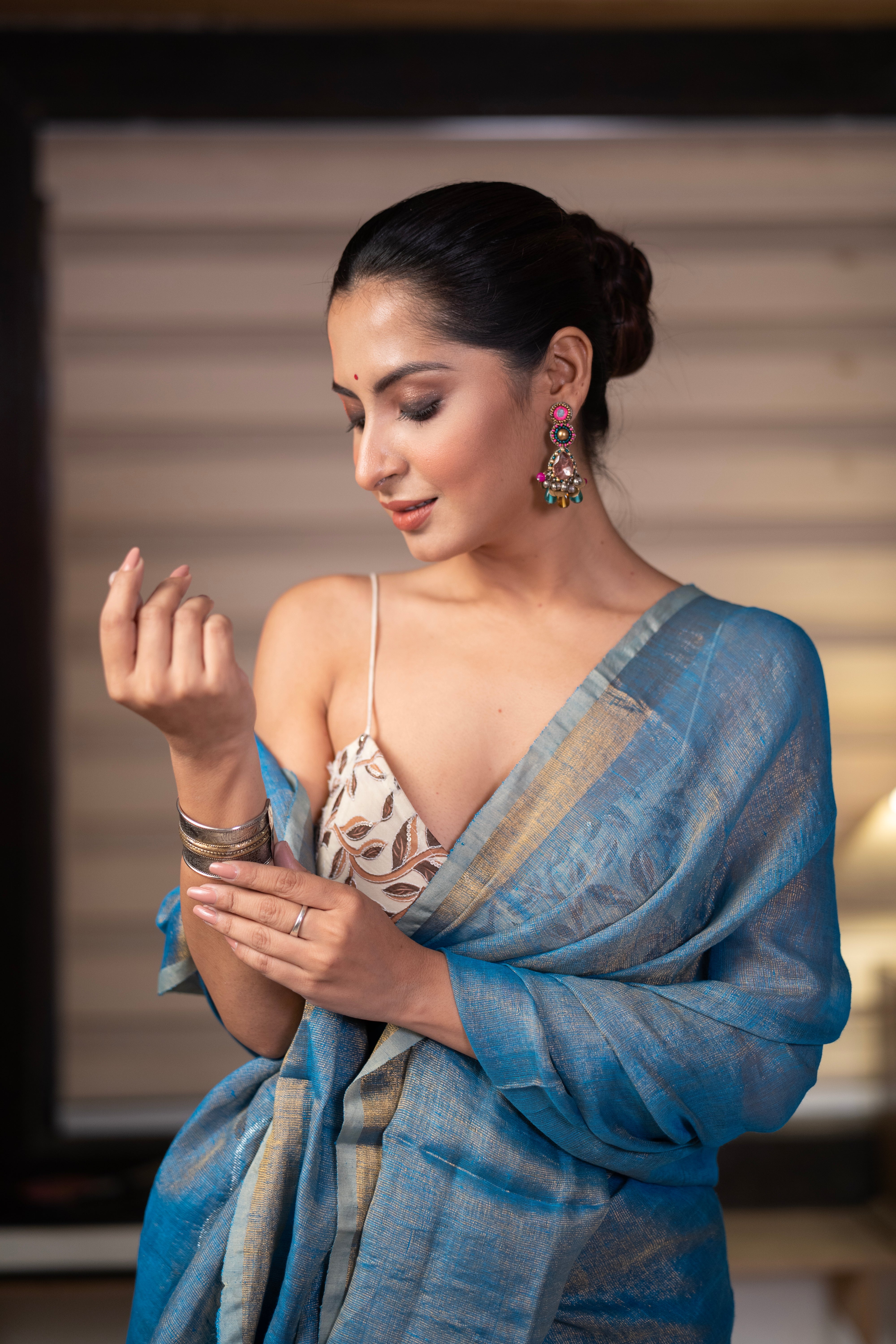 Blue dualtone Pure Tissue Linen Tulip handwoven Saree with blouse piece