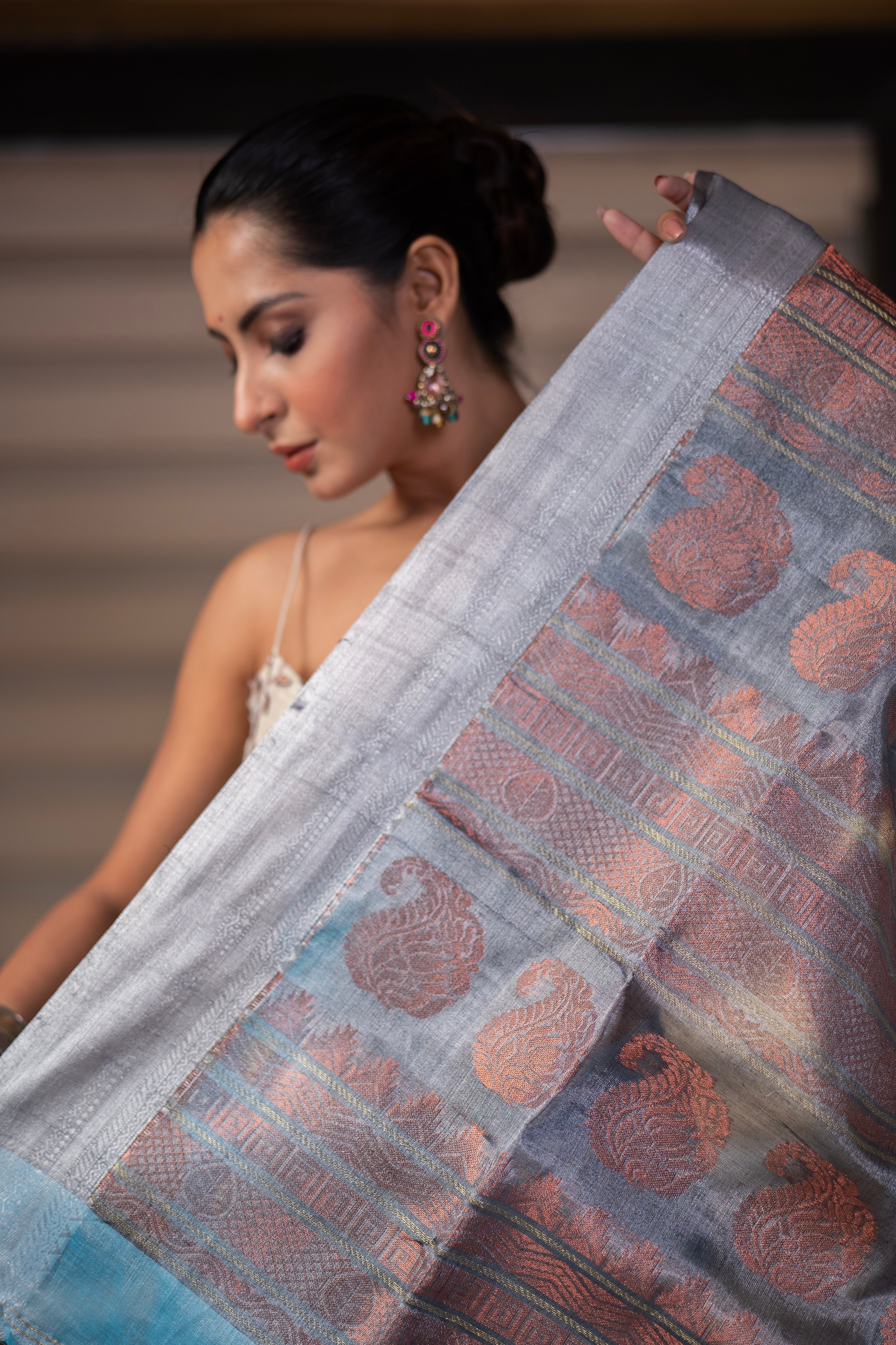 Metallic Cadet Blue dual tonePure Tissue Linen Hand Woven Jamdani Saree with blouse piece