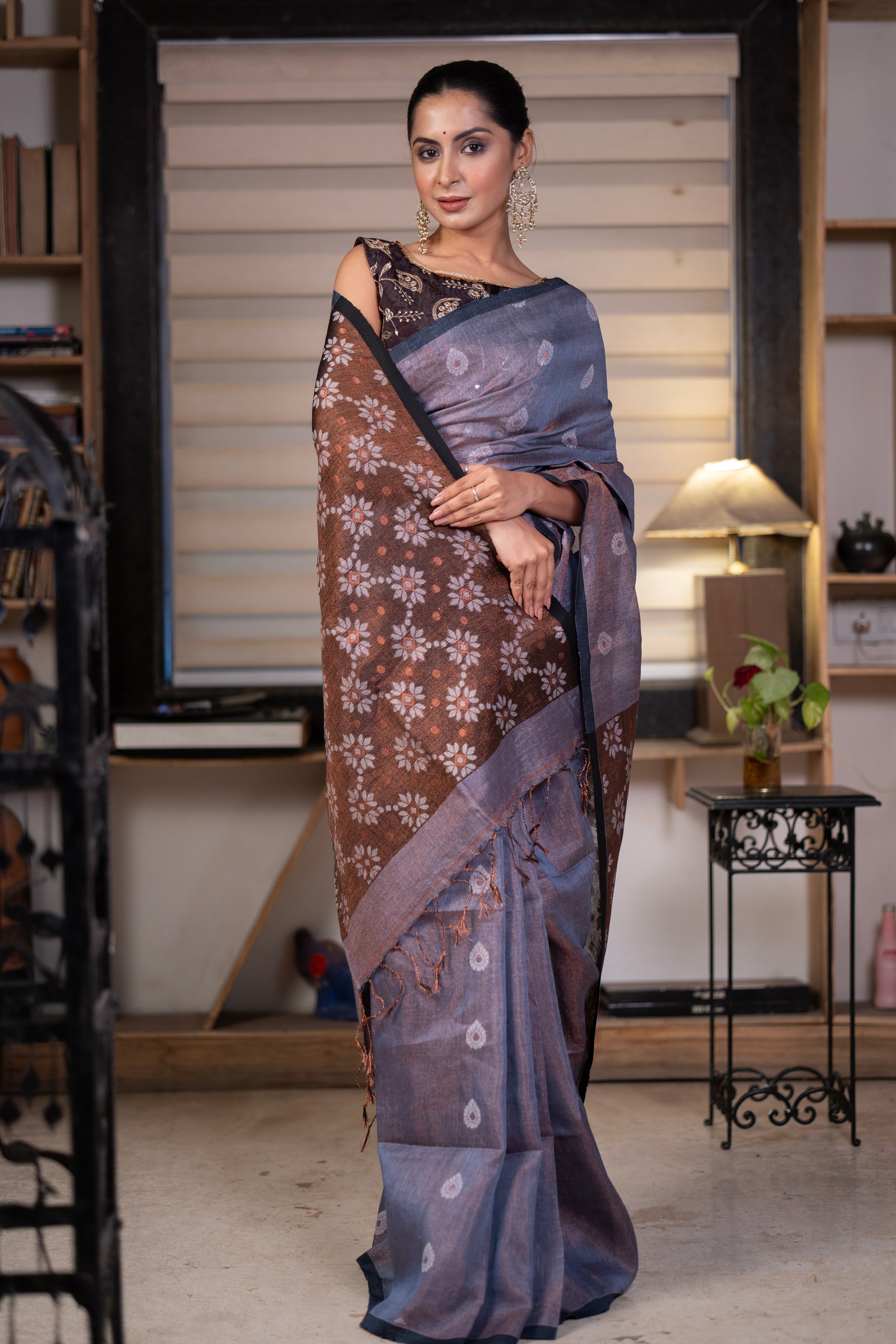 Temepered Grey pure tissue Mina linen handwoven jamdani saree