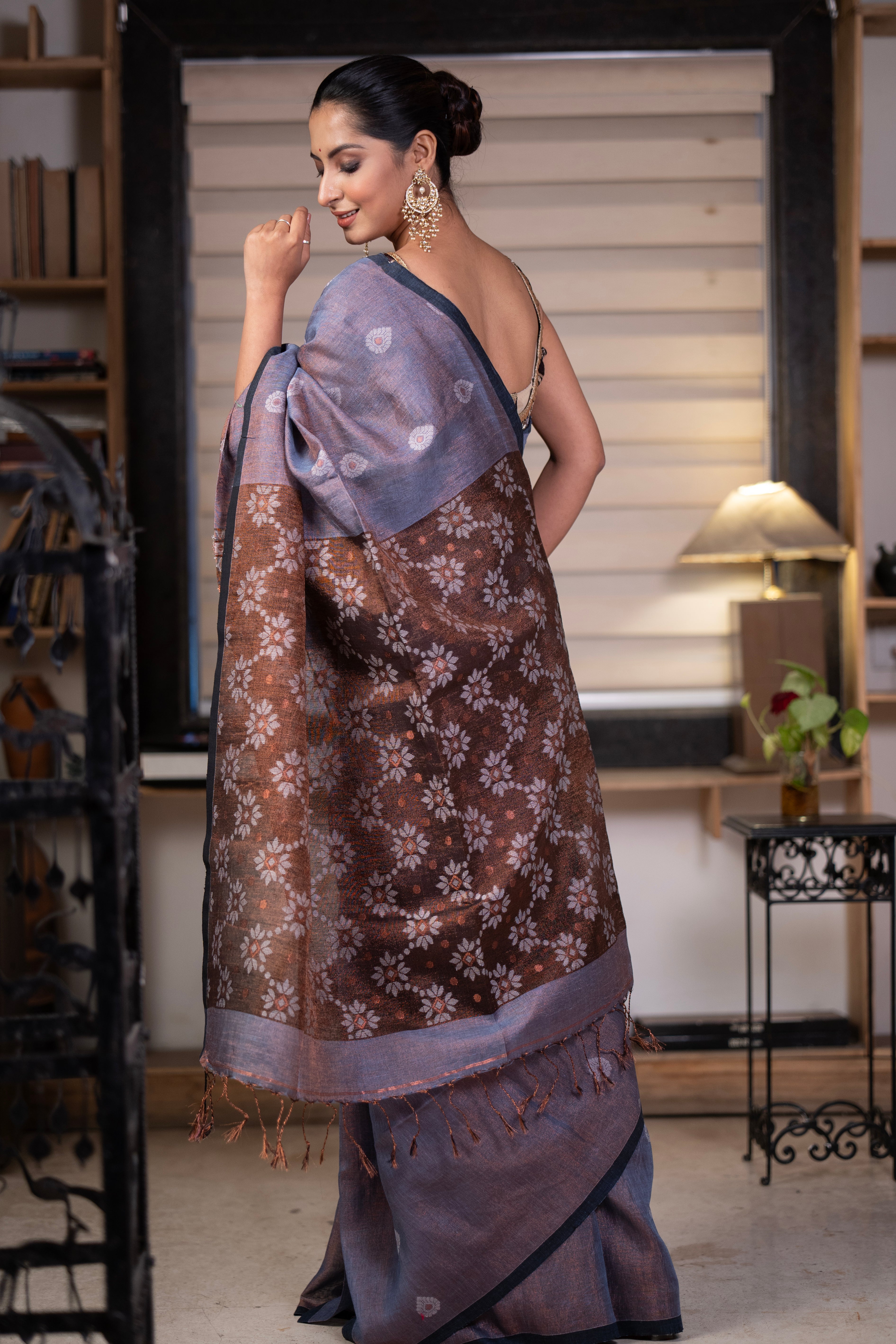 Temepered Grey pure tissue Mina linen handwoven jamdani saree