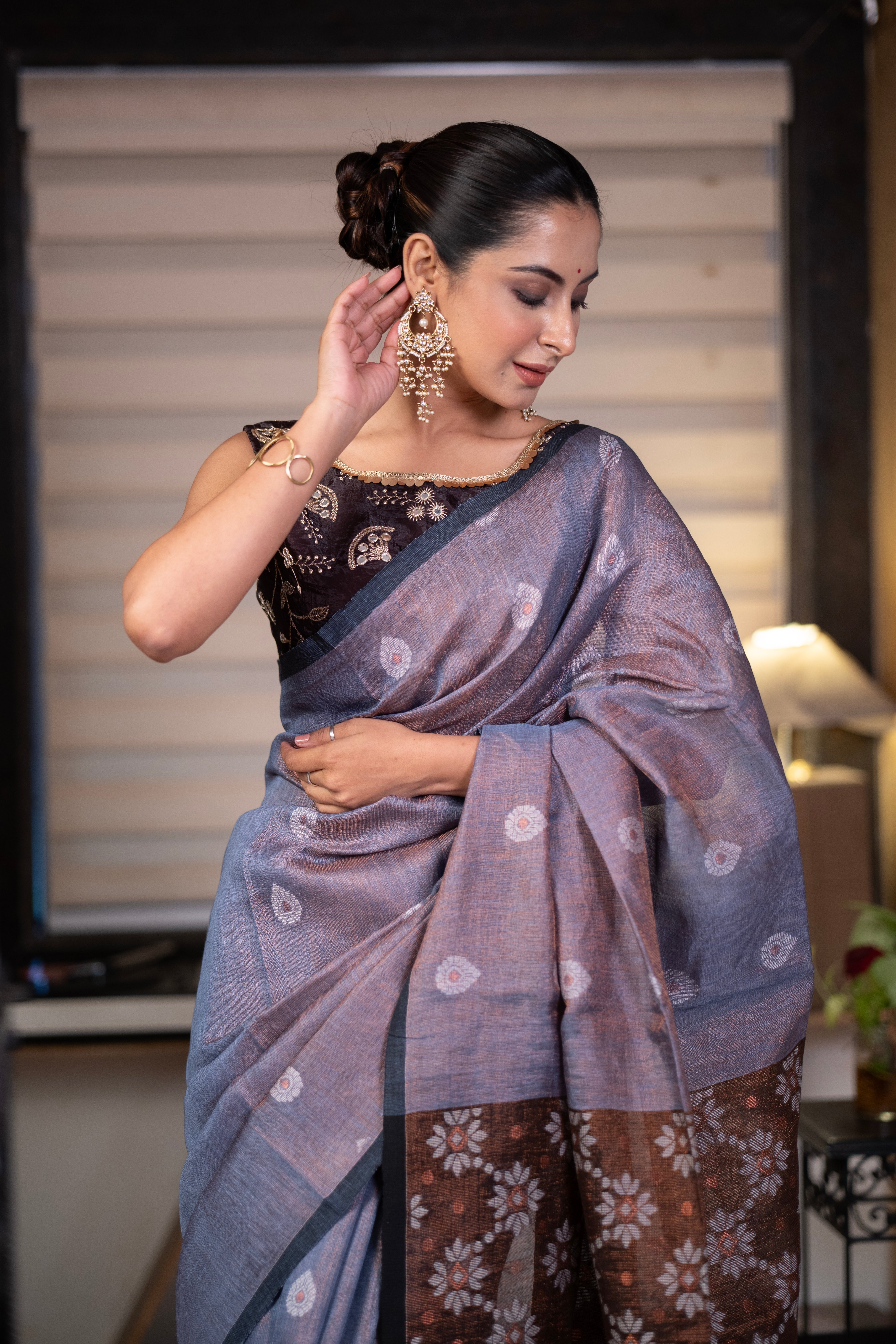 Temepered Grey pure tissue Mina linen handwoven jamdani saree