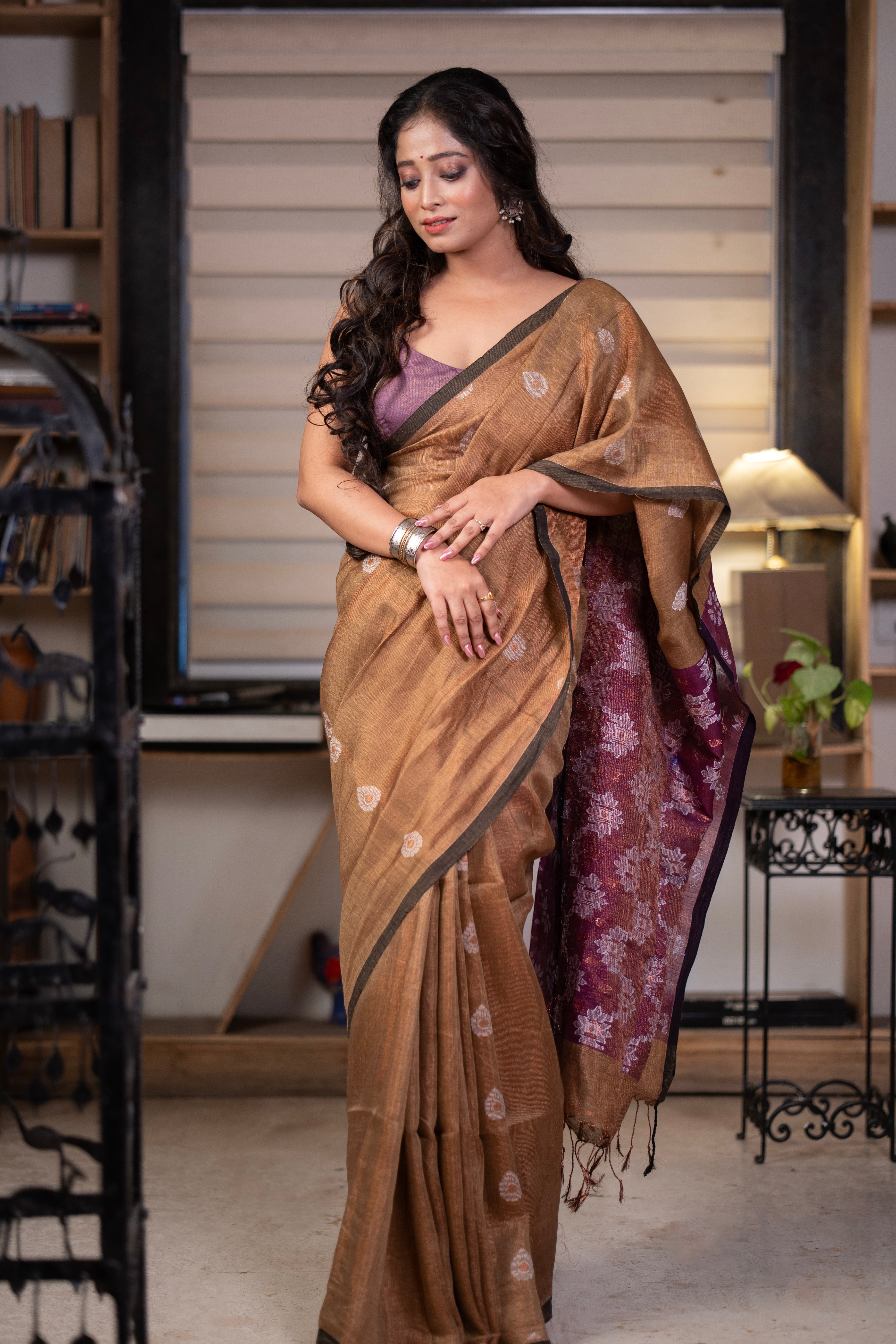 Gold pure tissue Mina linen handwoven jamdani saree