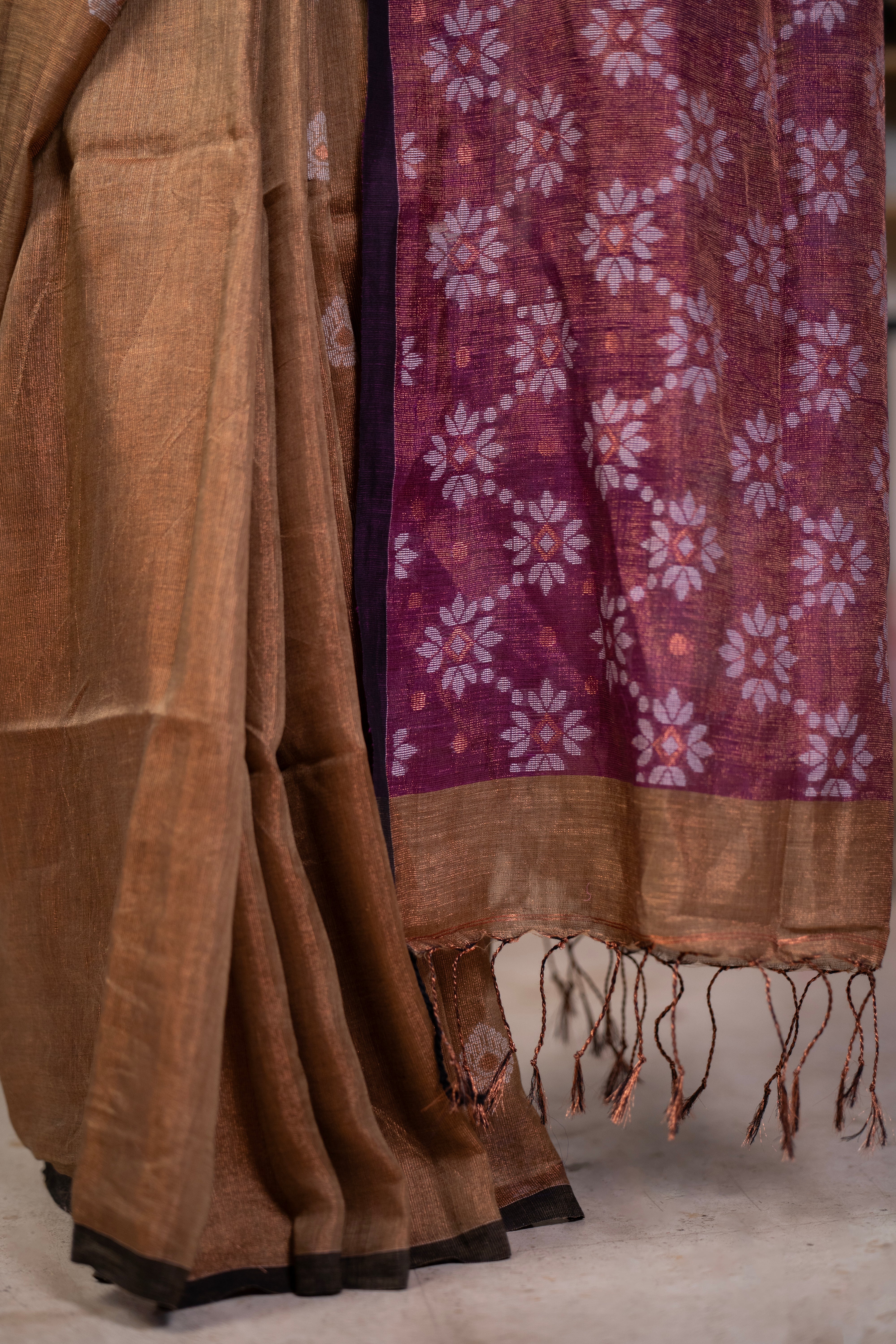 Gold pure tissue Mina linen handwoven jamdani saree