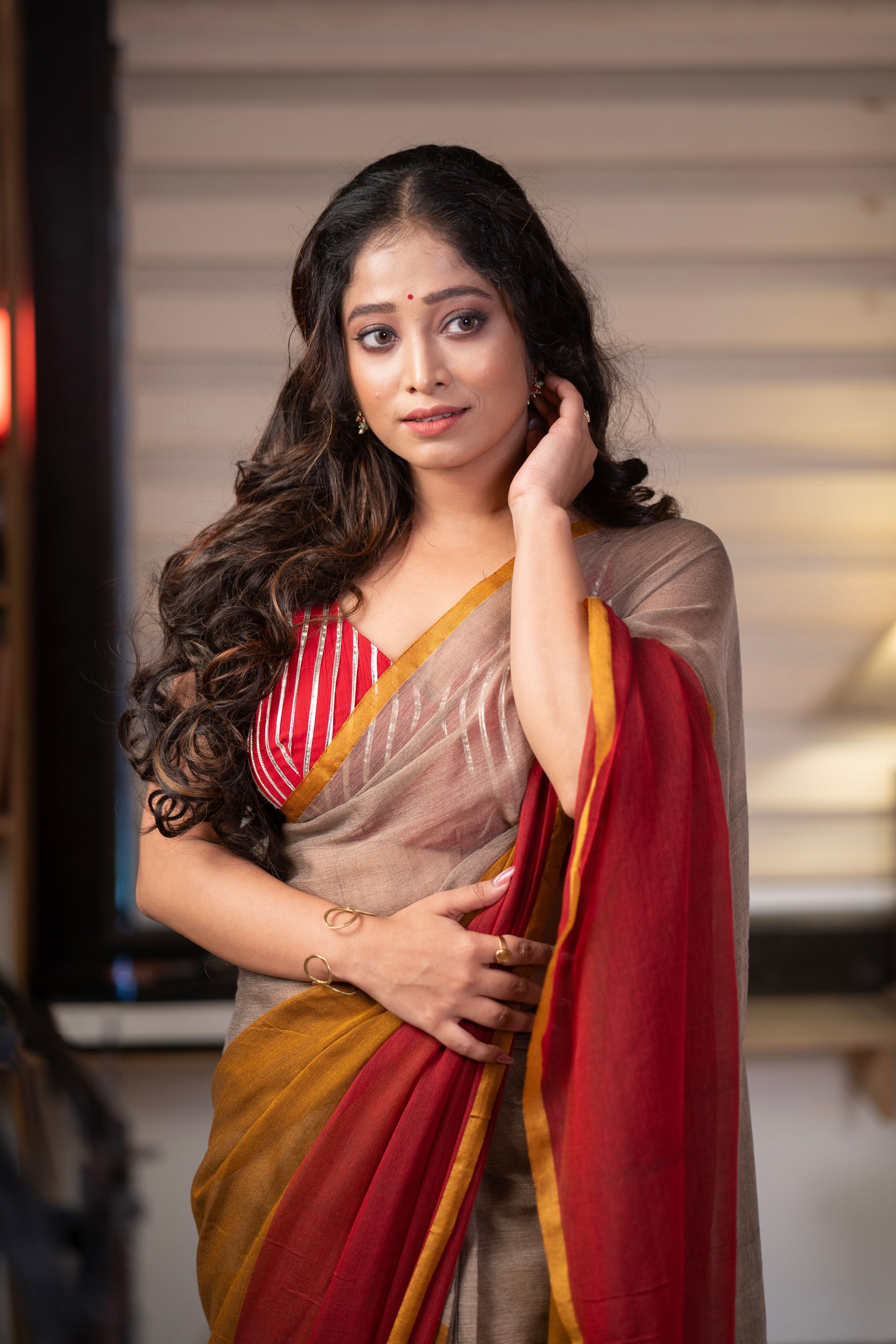 Maroon multicolour Mul Mul Cotton Saree with blouse piece