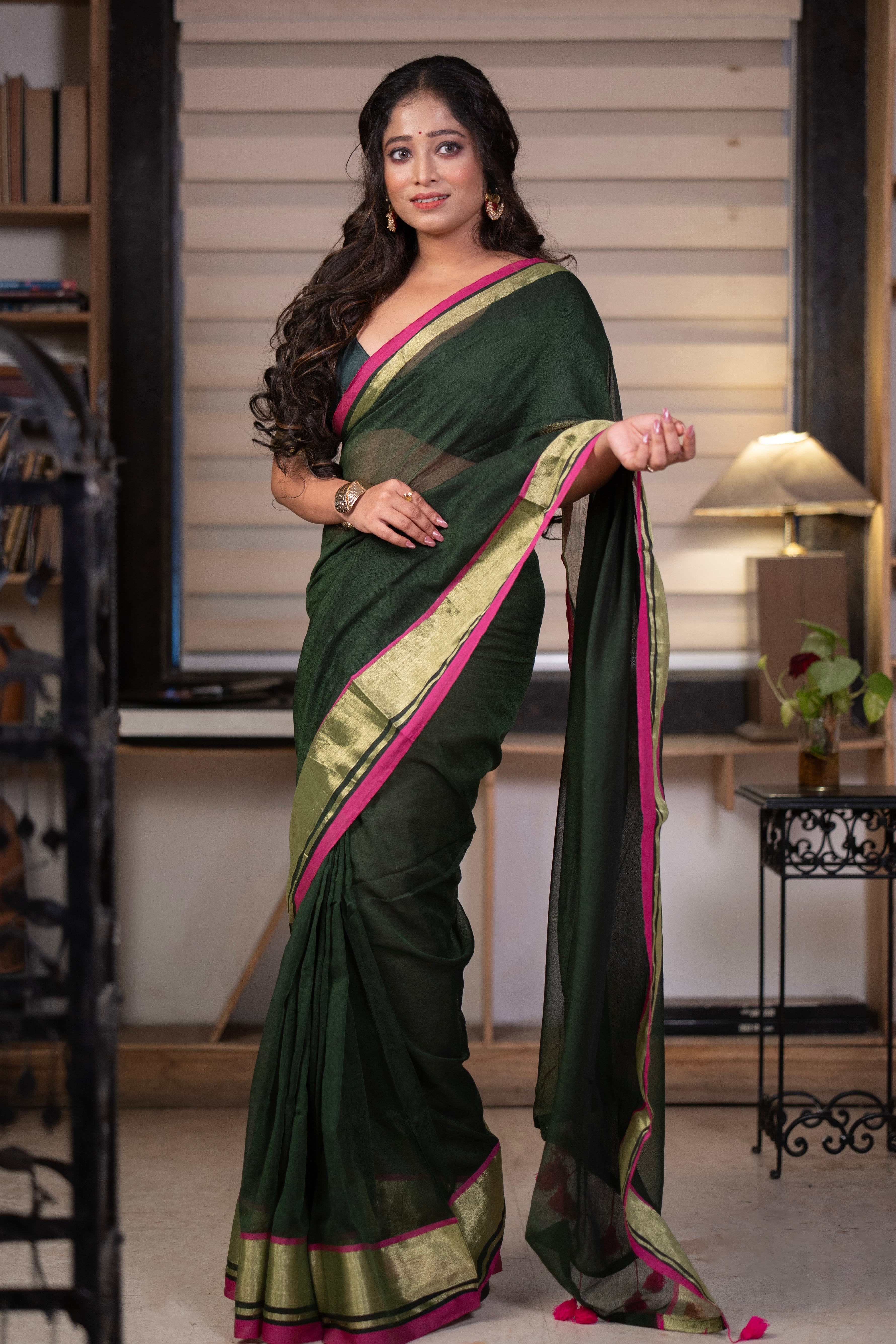 Green Mulmul Cotton Saree With Contrast Blouse