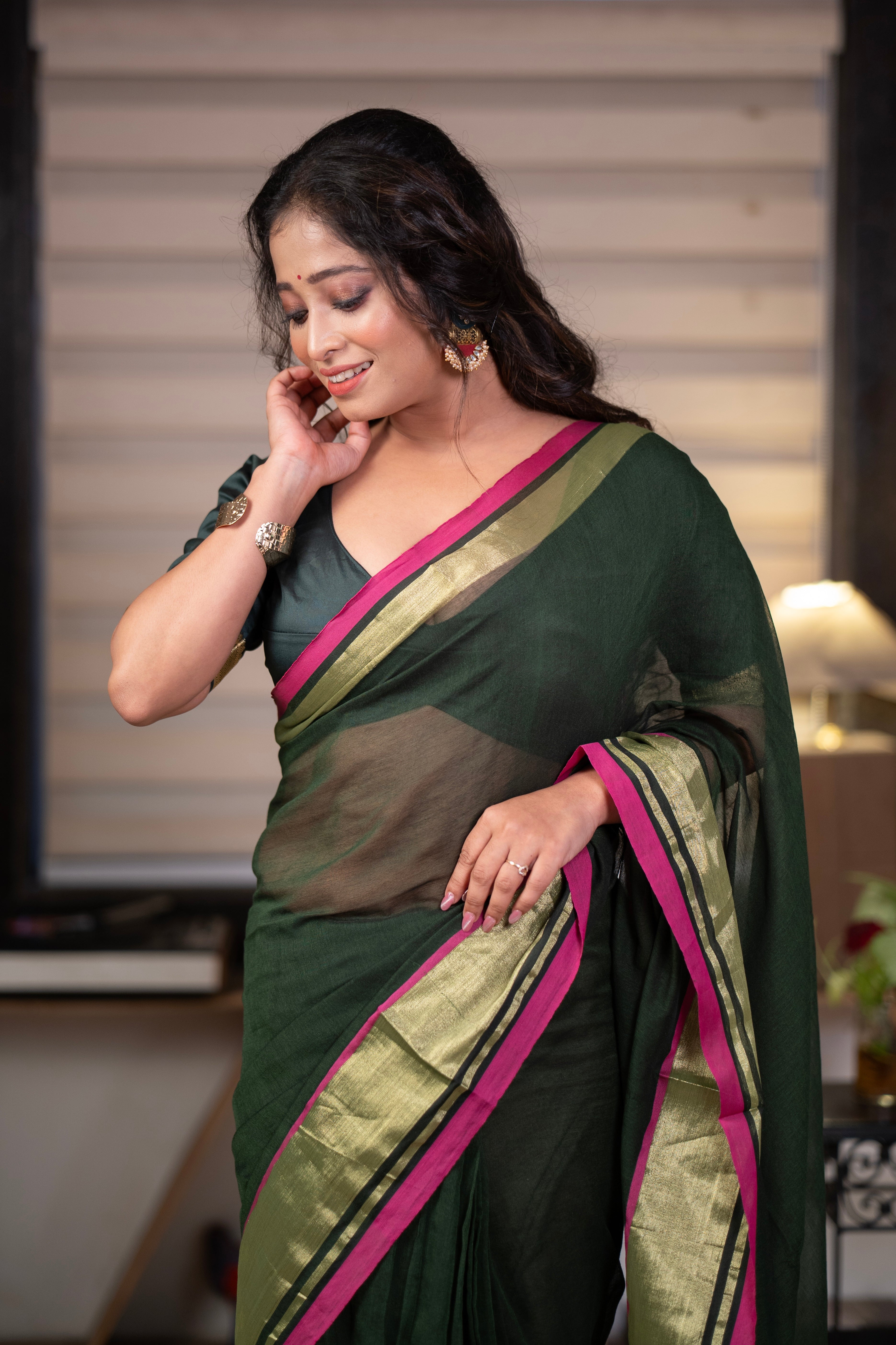 Green Mulmul Cotton Saree With Contrast Blouse
