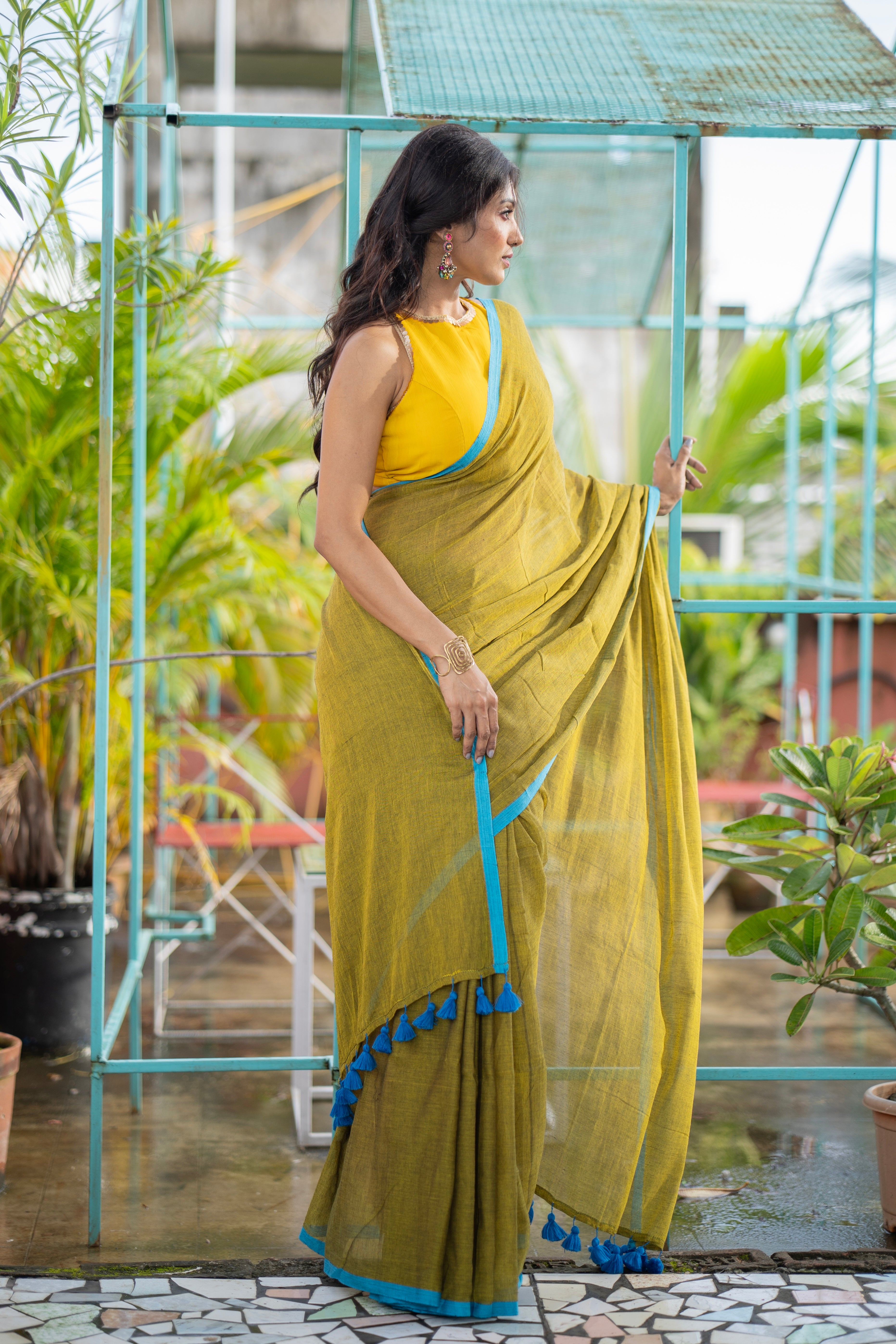 Olive green Mulmul Cotton Saree with Blouse piece