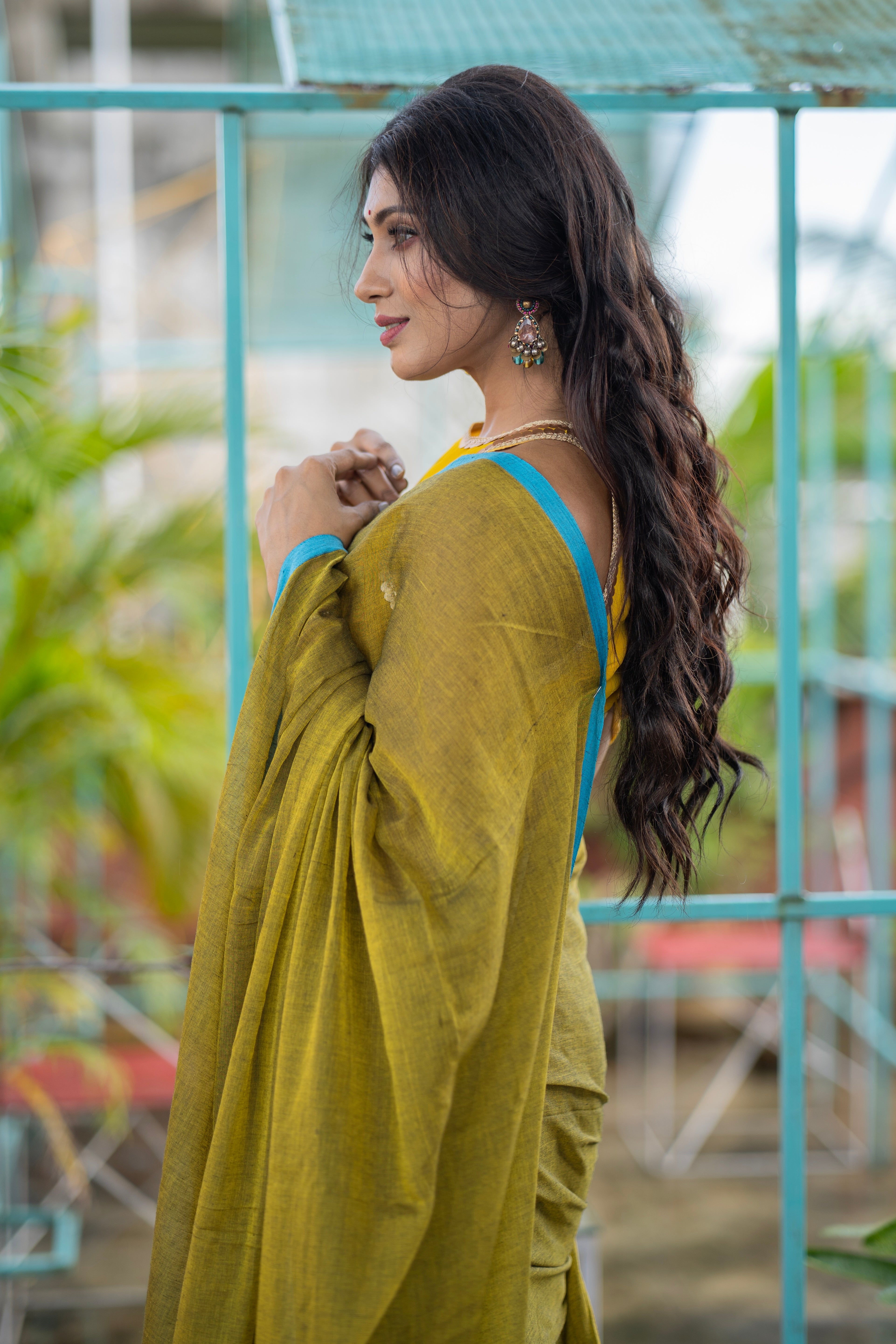 Olive green Mulmul Cotton Saree with Blouse piece