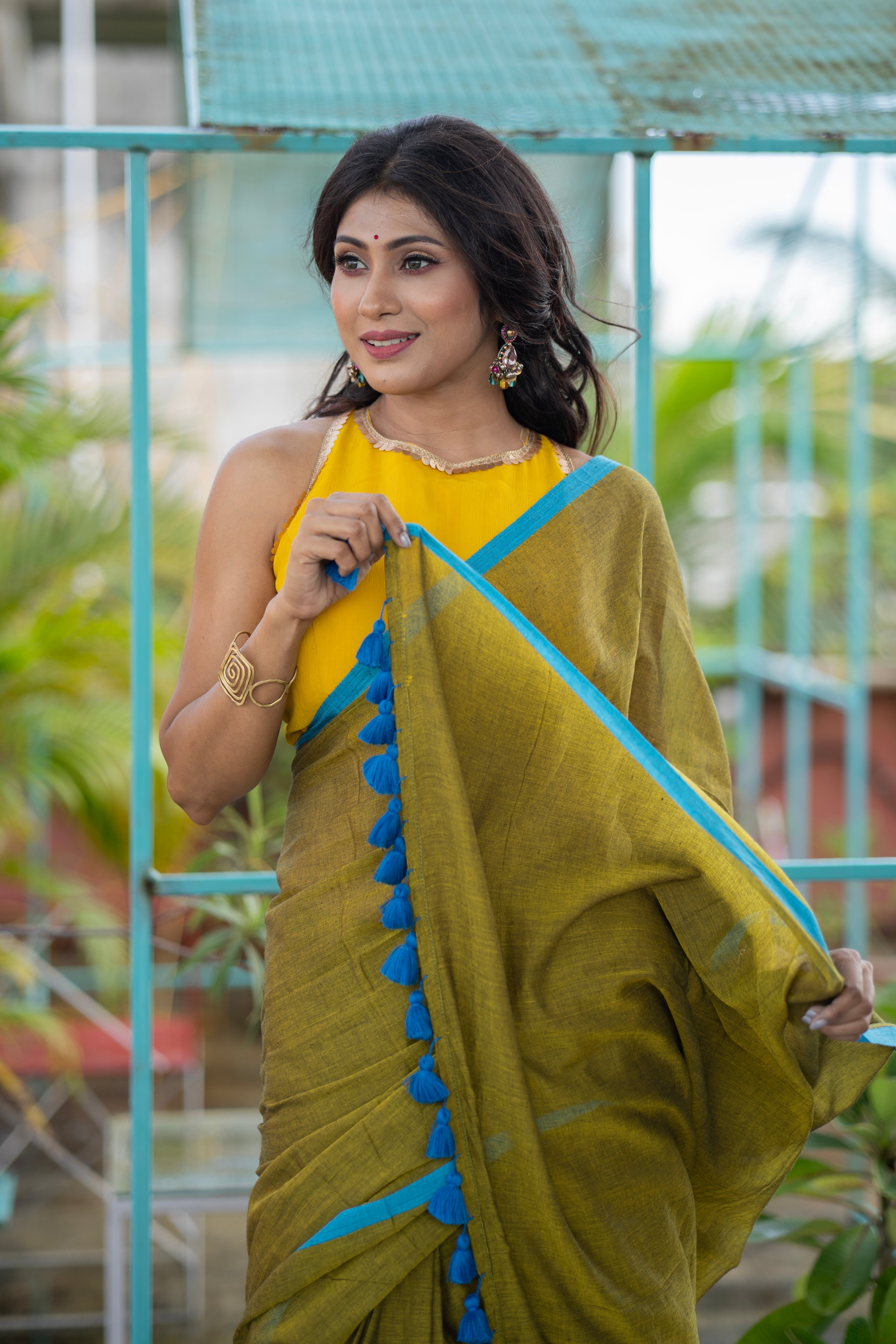 Olive green Mulmul Cotton Saree with Blouse piece