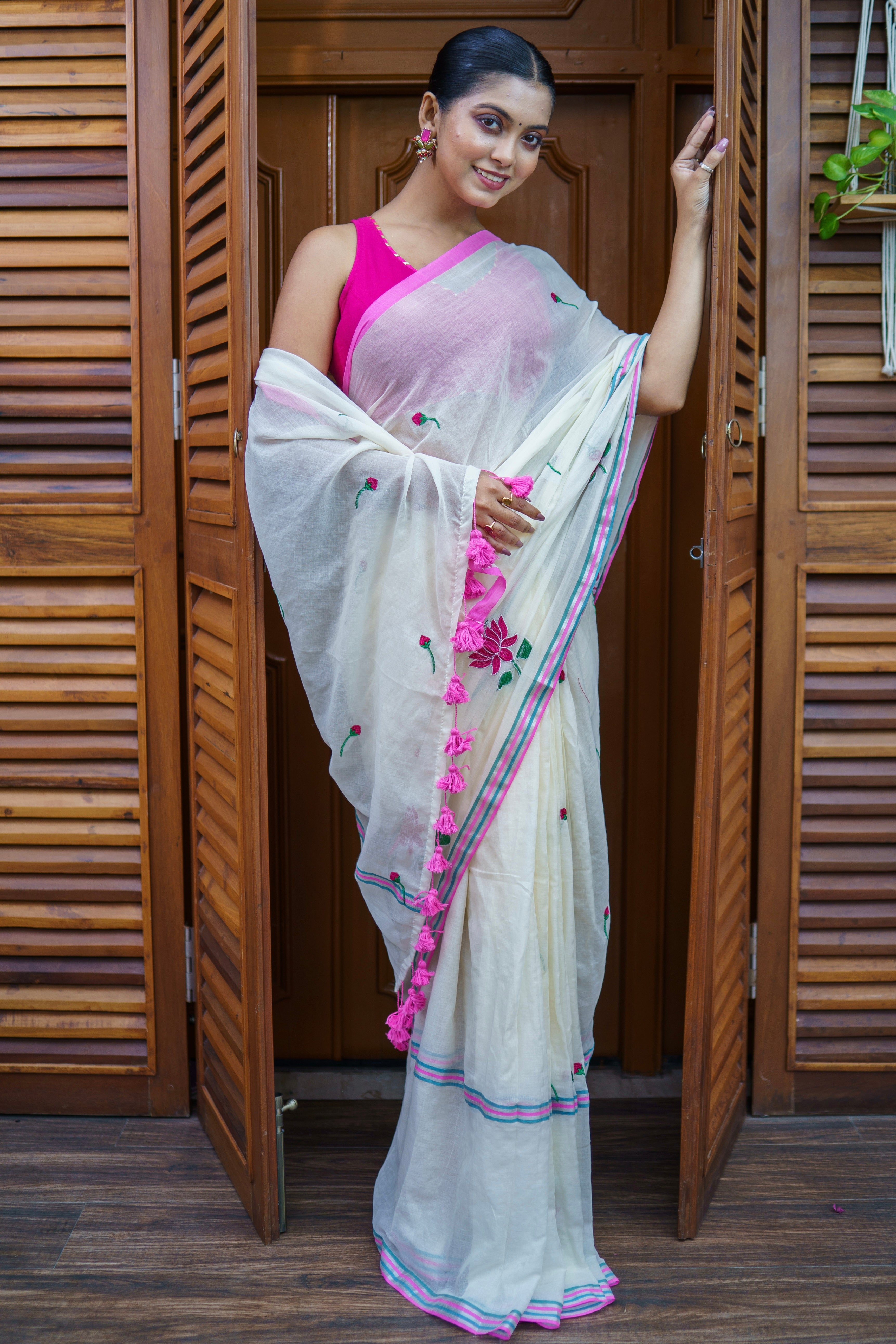 Off white lotus embroidery mulmul cotton saree with blouse piece
