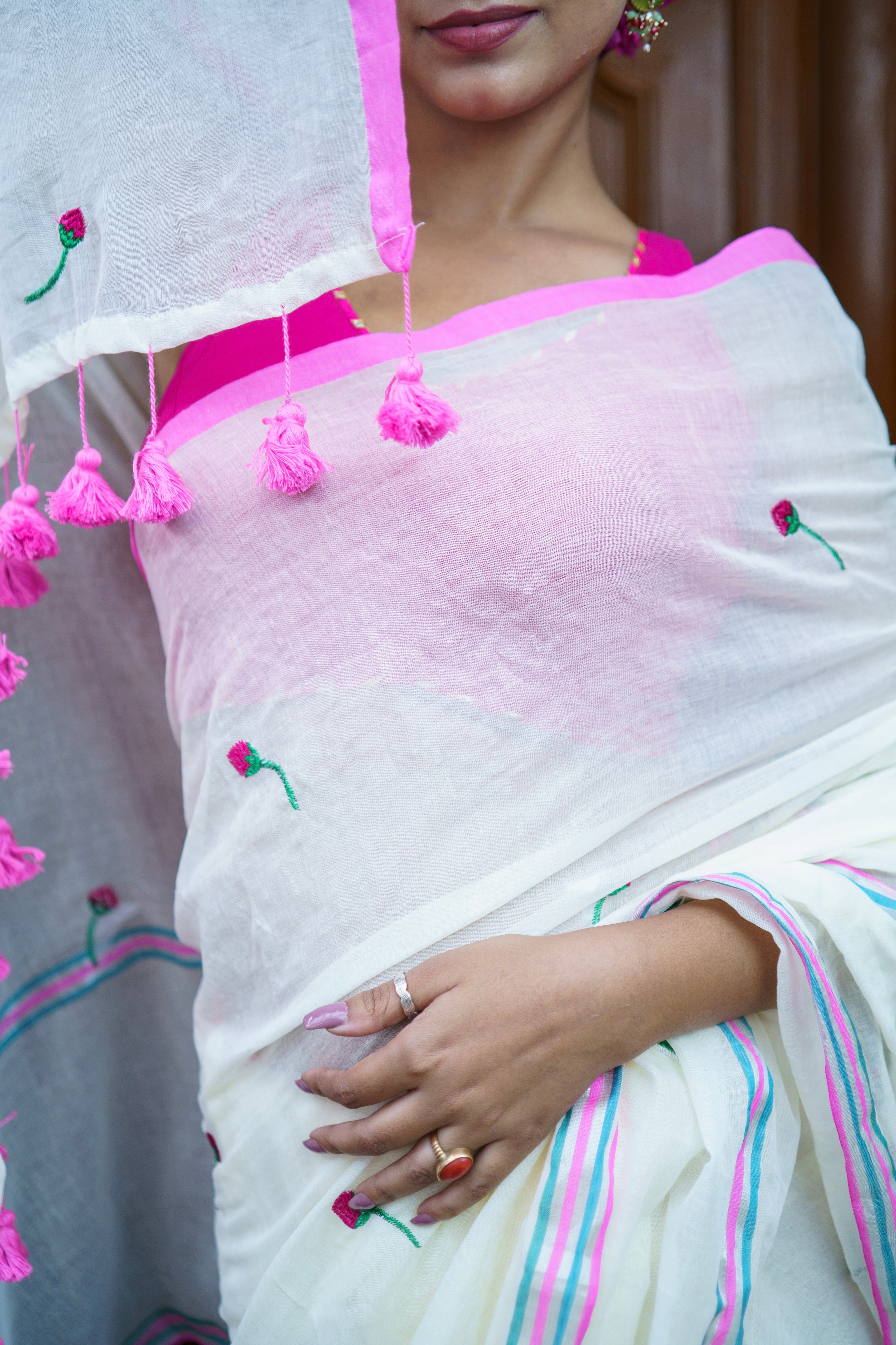 Off white lotus embroidery mulmul cotton saree with blouse piece