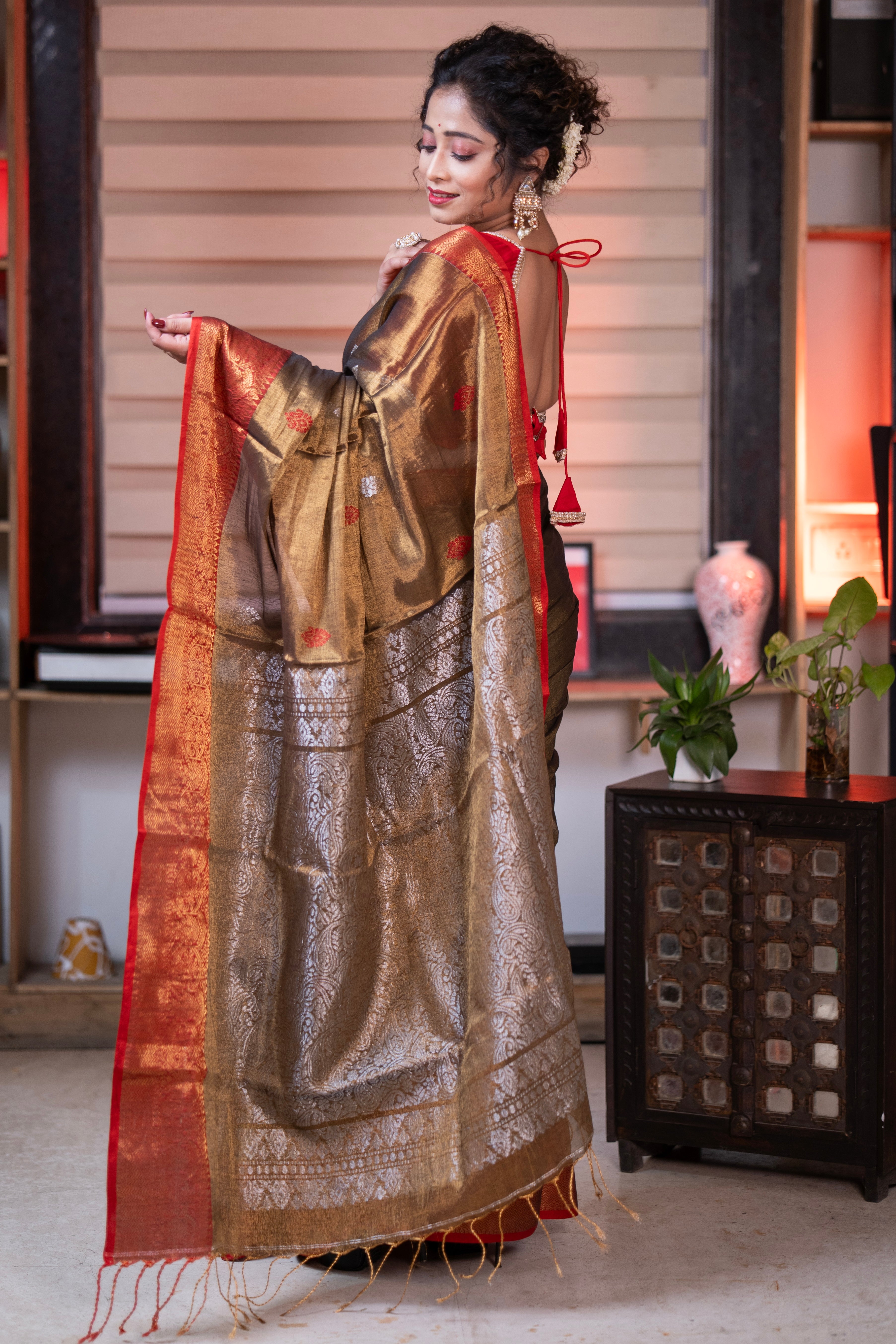 Metallic Chocolate Tissue Linen Handwoven Saree