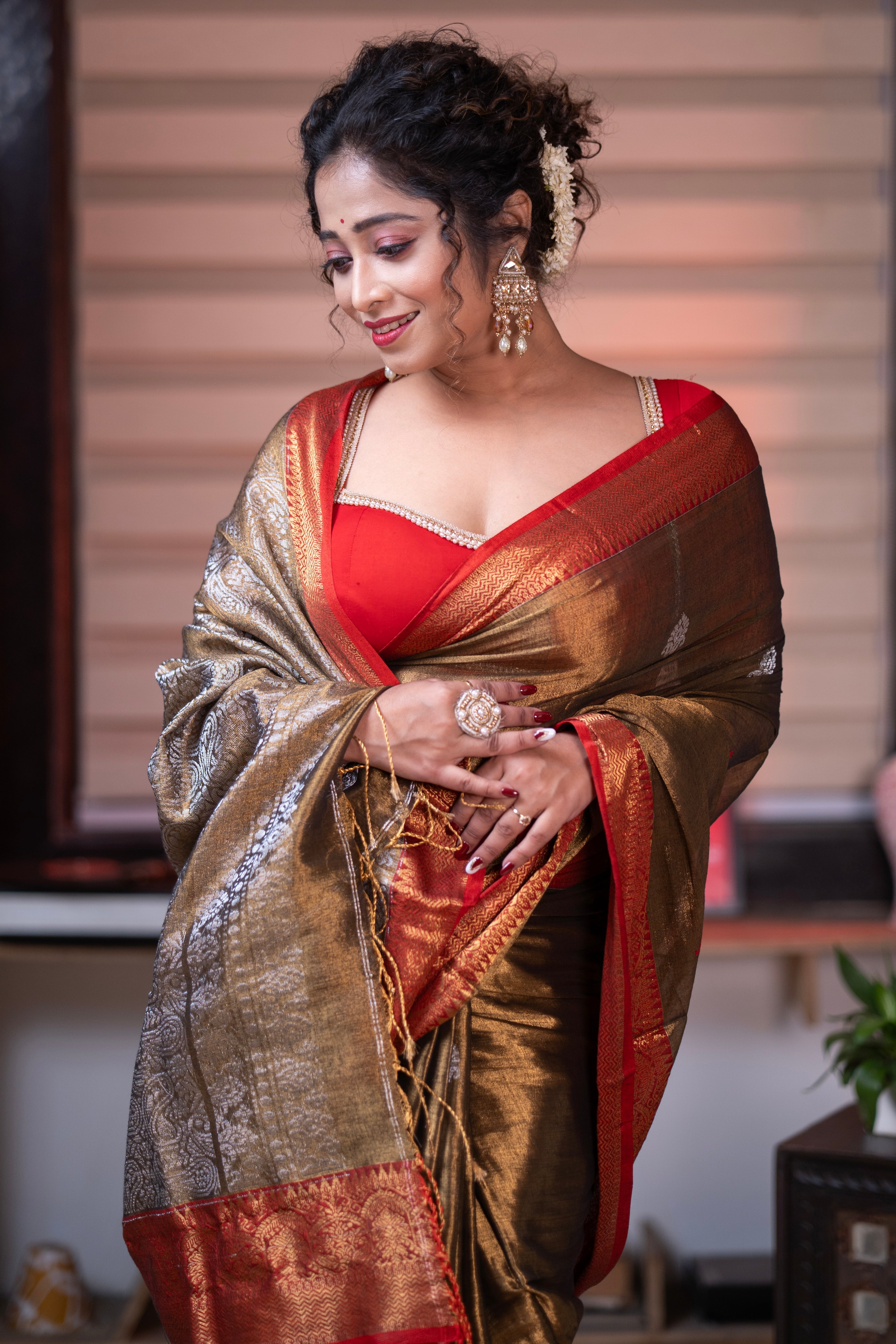 Metallic Chocolate Tissue Linen Handwoven Saree