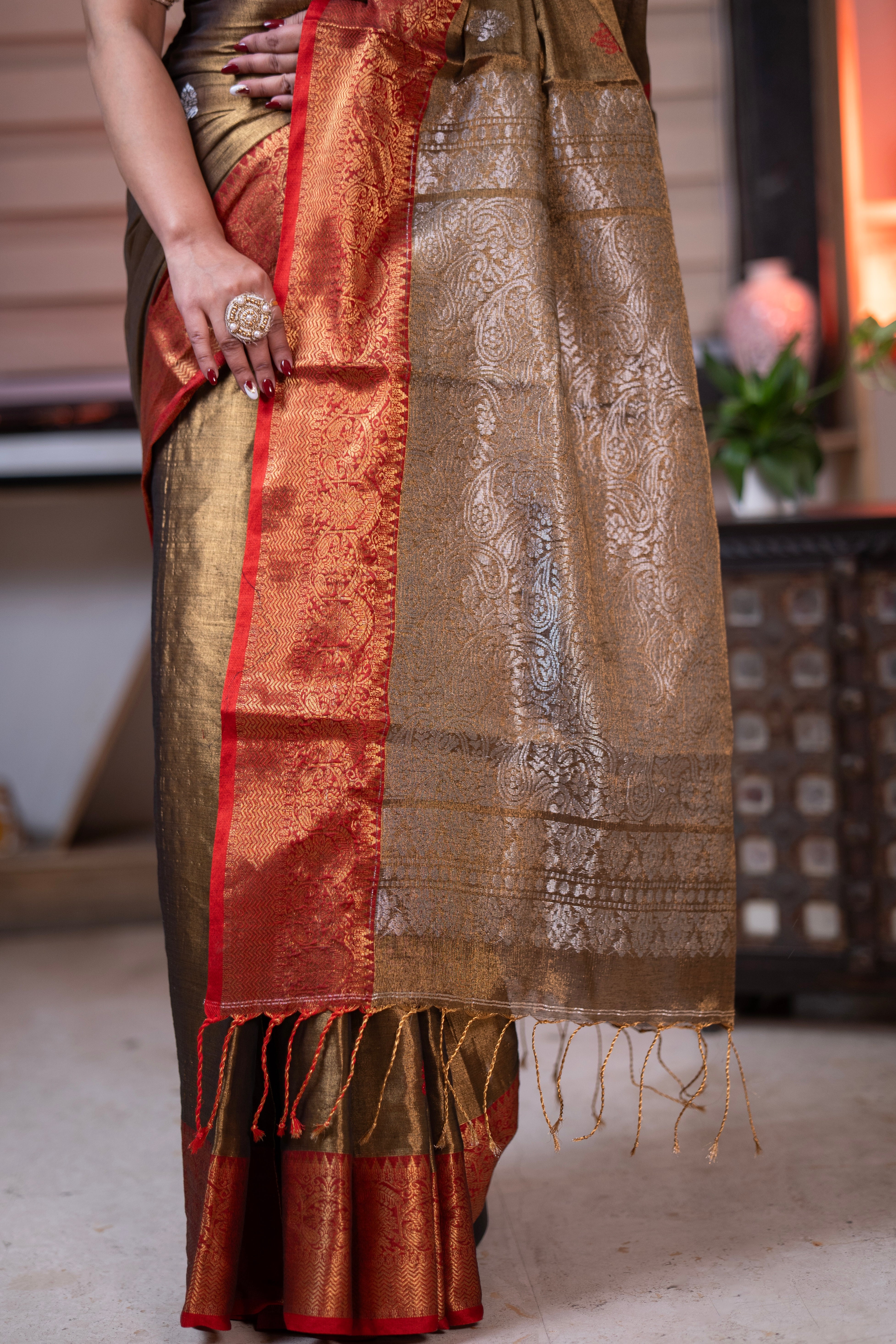 Metallic Chocolate Tissue Linen Handwoven Saree