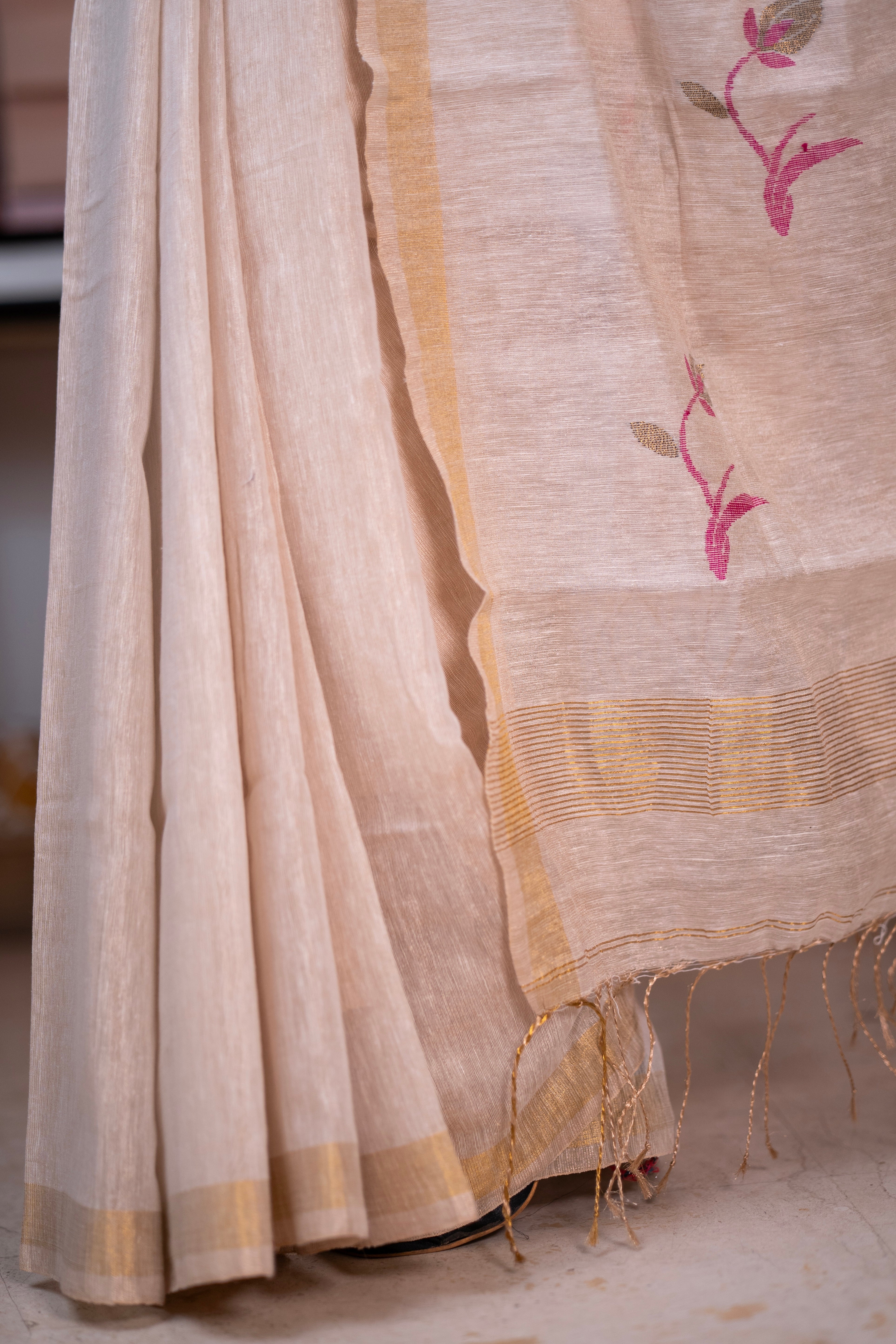 Cream Pure Tissue Linen Handwoven Tulip Saree