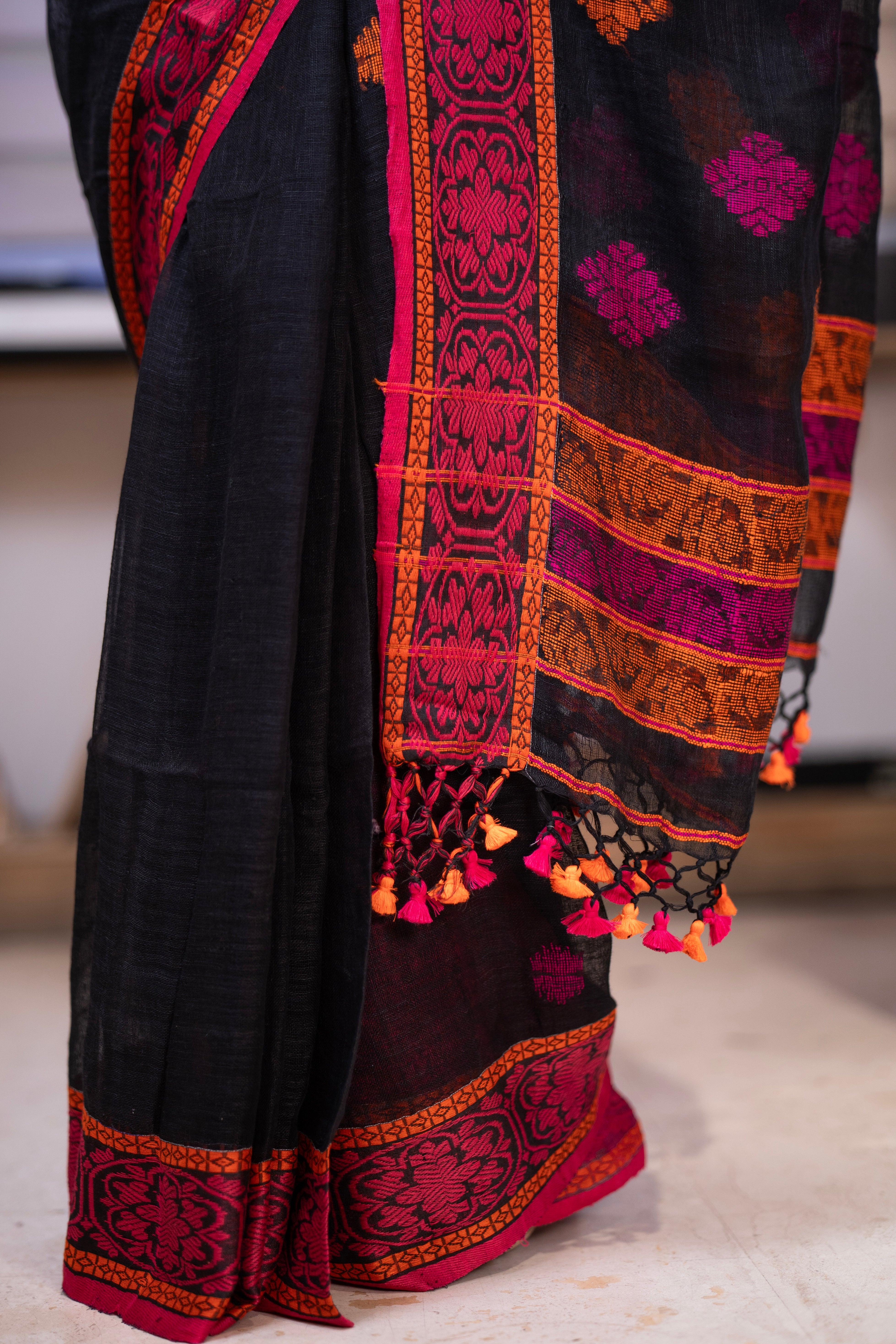Black & Orange Linen Hand Woven Jamdani Saree