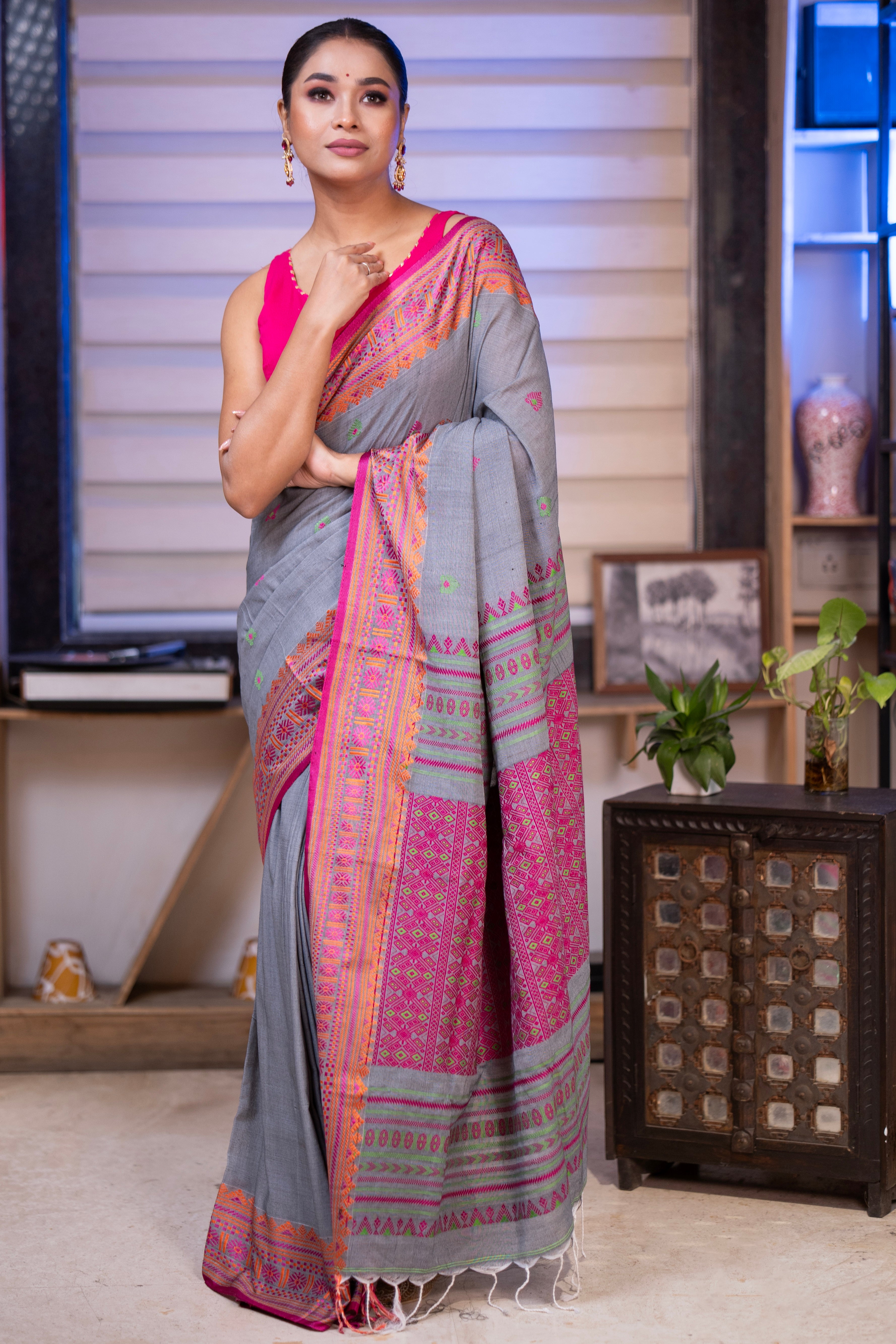Pure Masrise Cotton Hand Weaving Buti saree-Grey