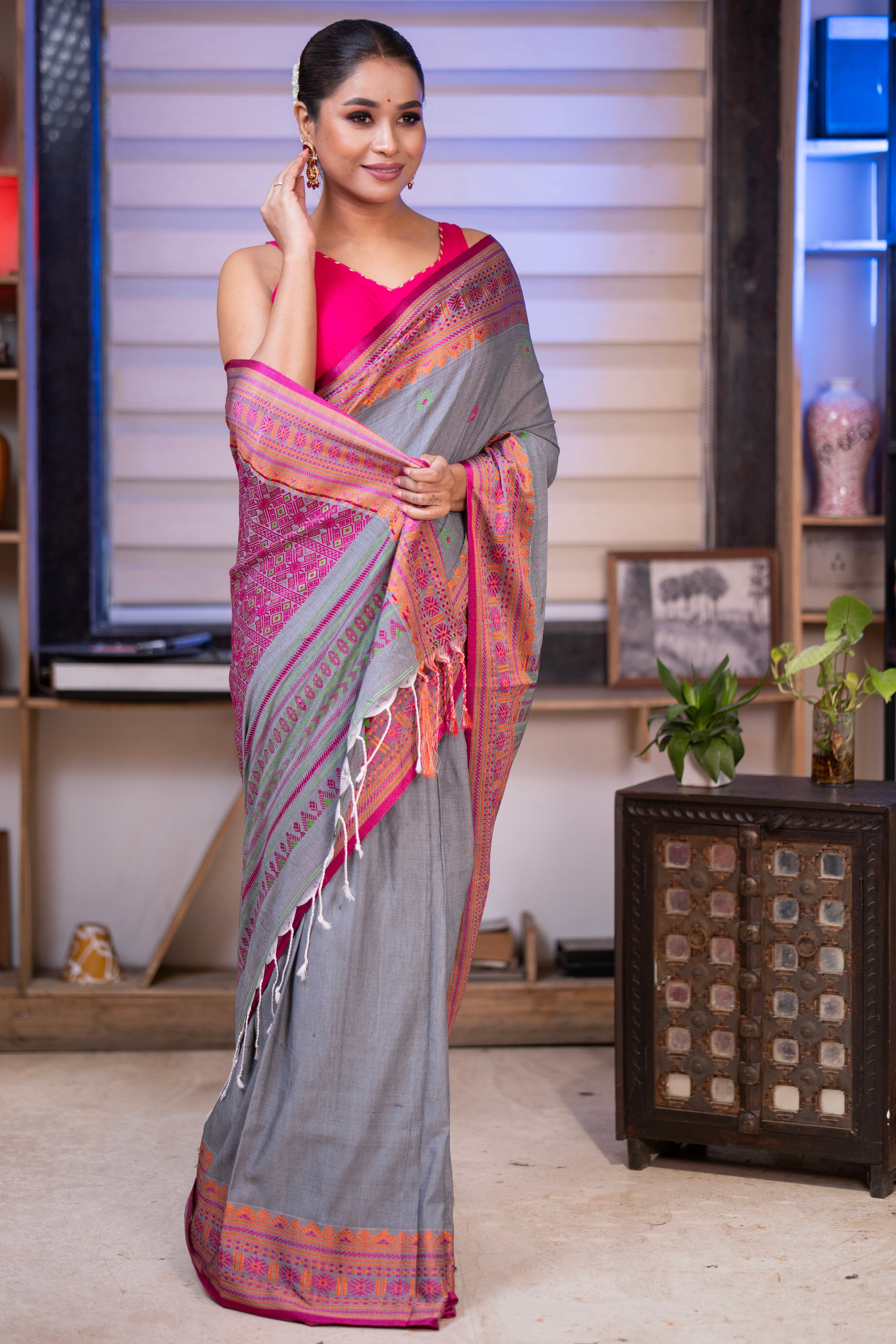 Pure Masrise Cotton Hand Weaving Buti saree-Grey