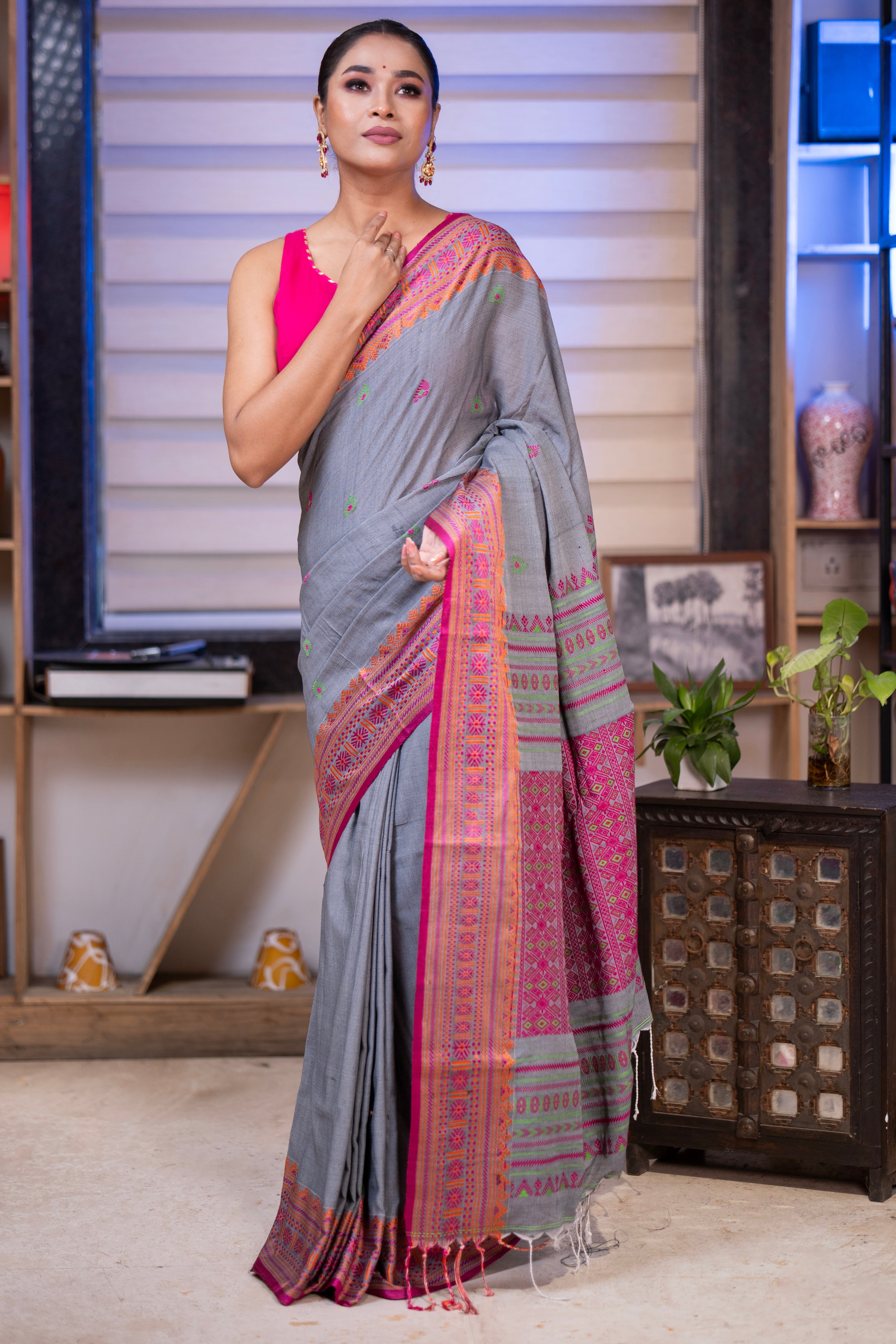 Pure Masrise Cotton Hand Weaving Buti saree-Grey