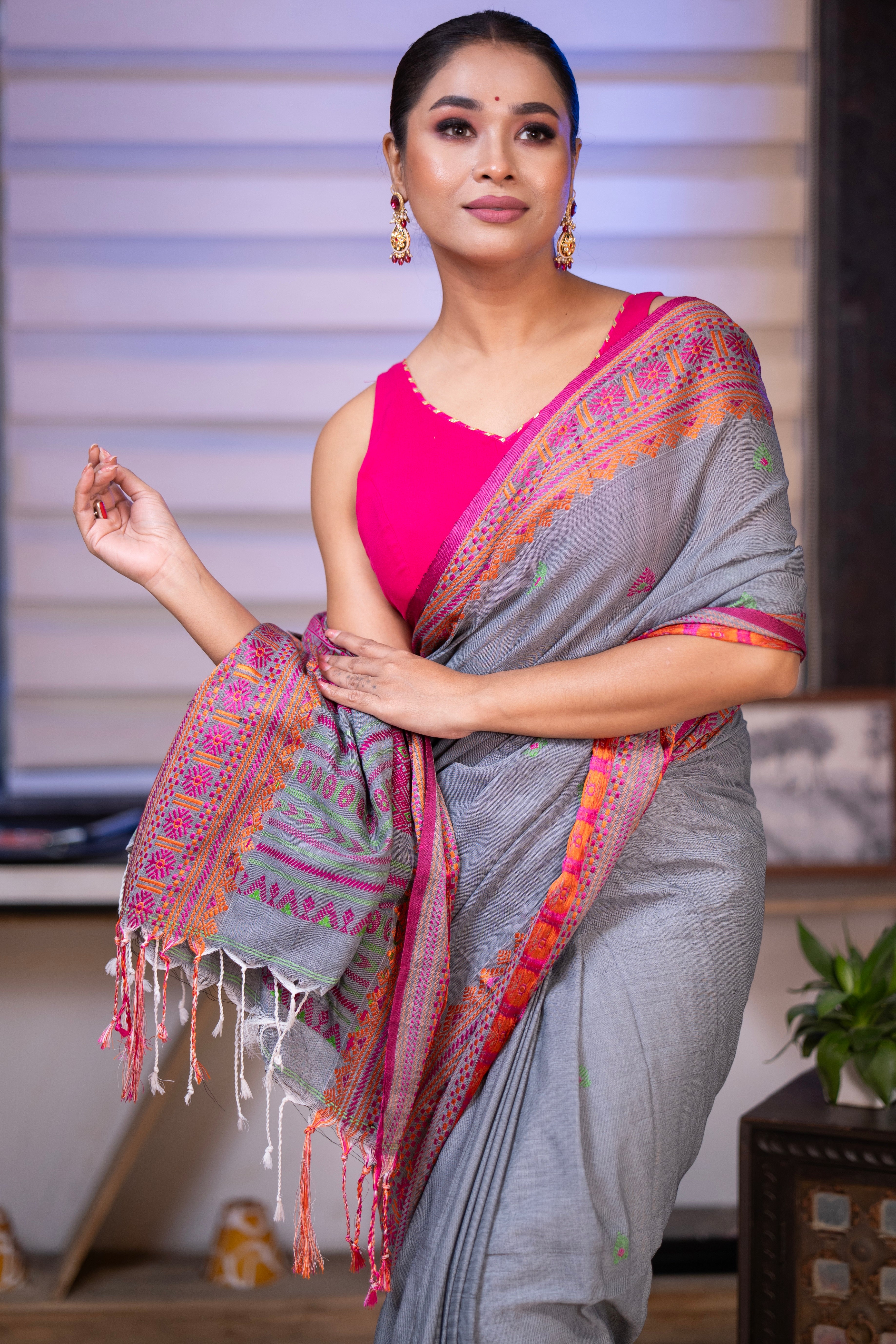 Pure Masrise Cotton Hand Weaving Buti saree-Grey