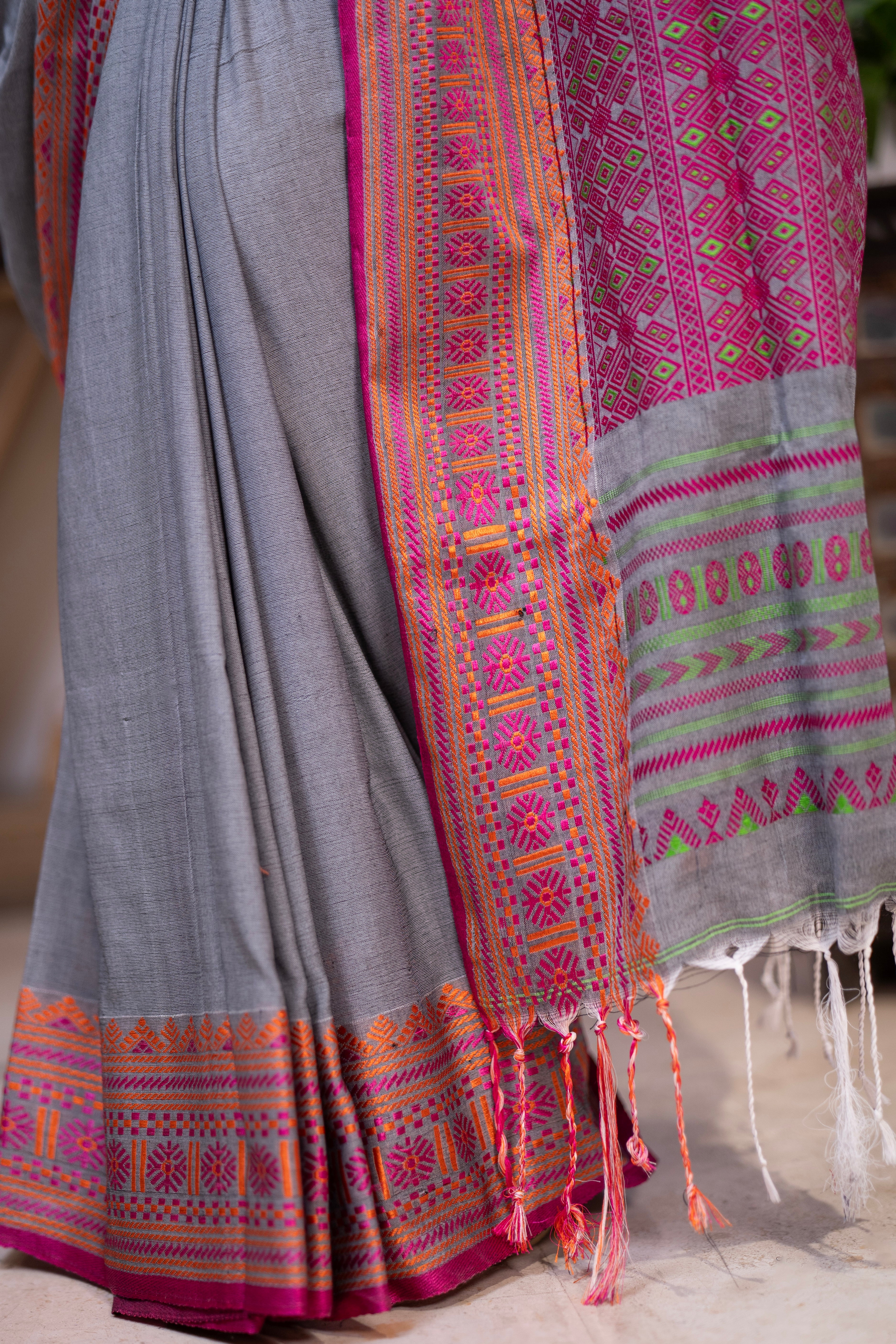 Pure Masrise Cotton Hand Weaving Buti saree-Grey