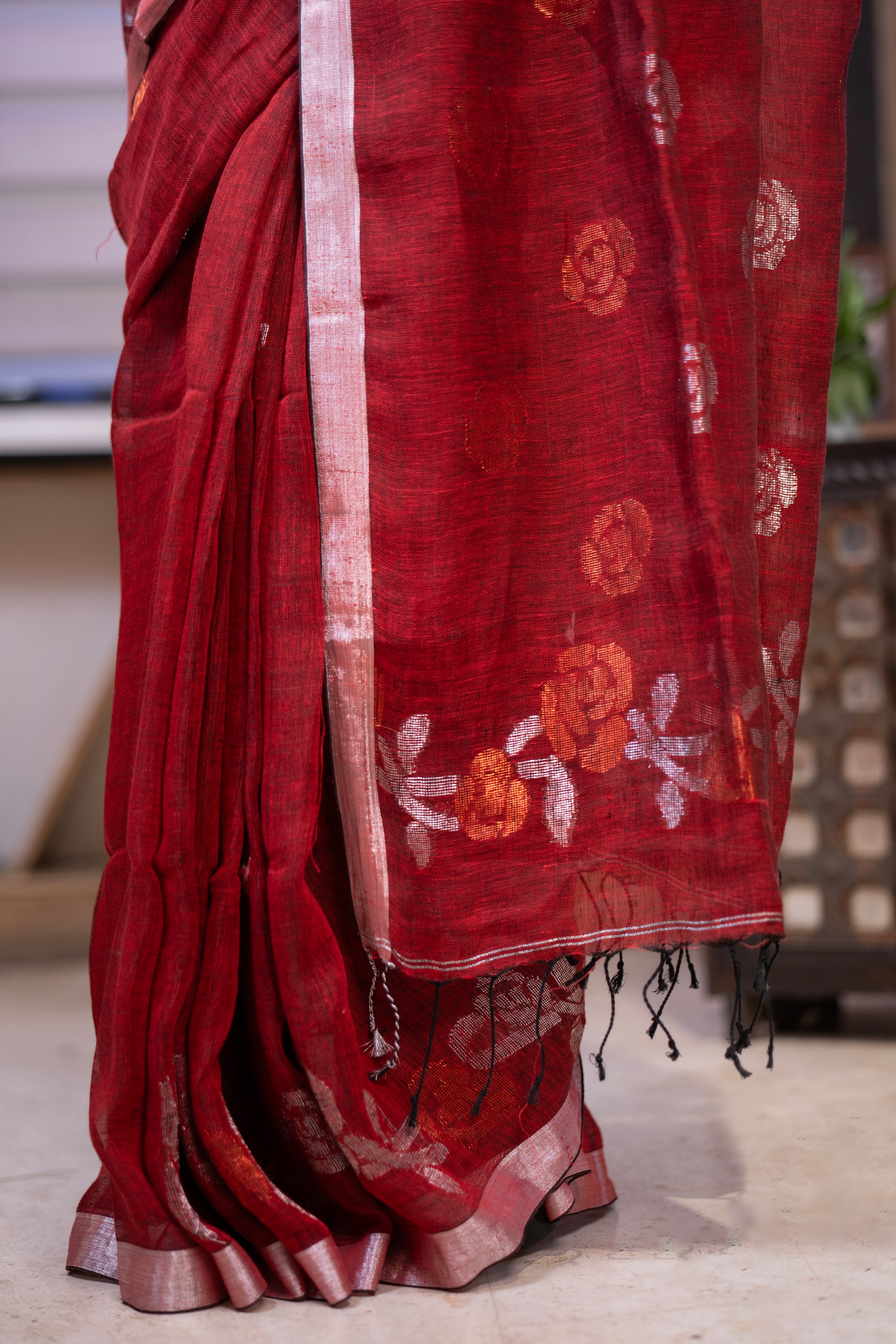 Maroon Rose Linen Hand Woven Jamdani Saree