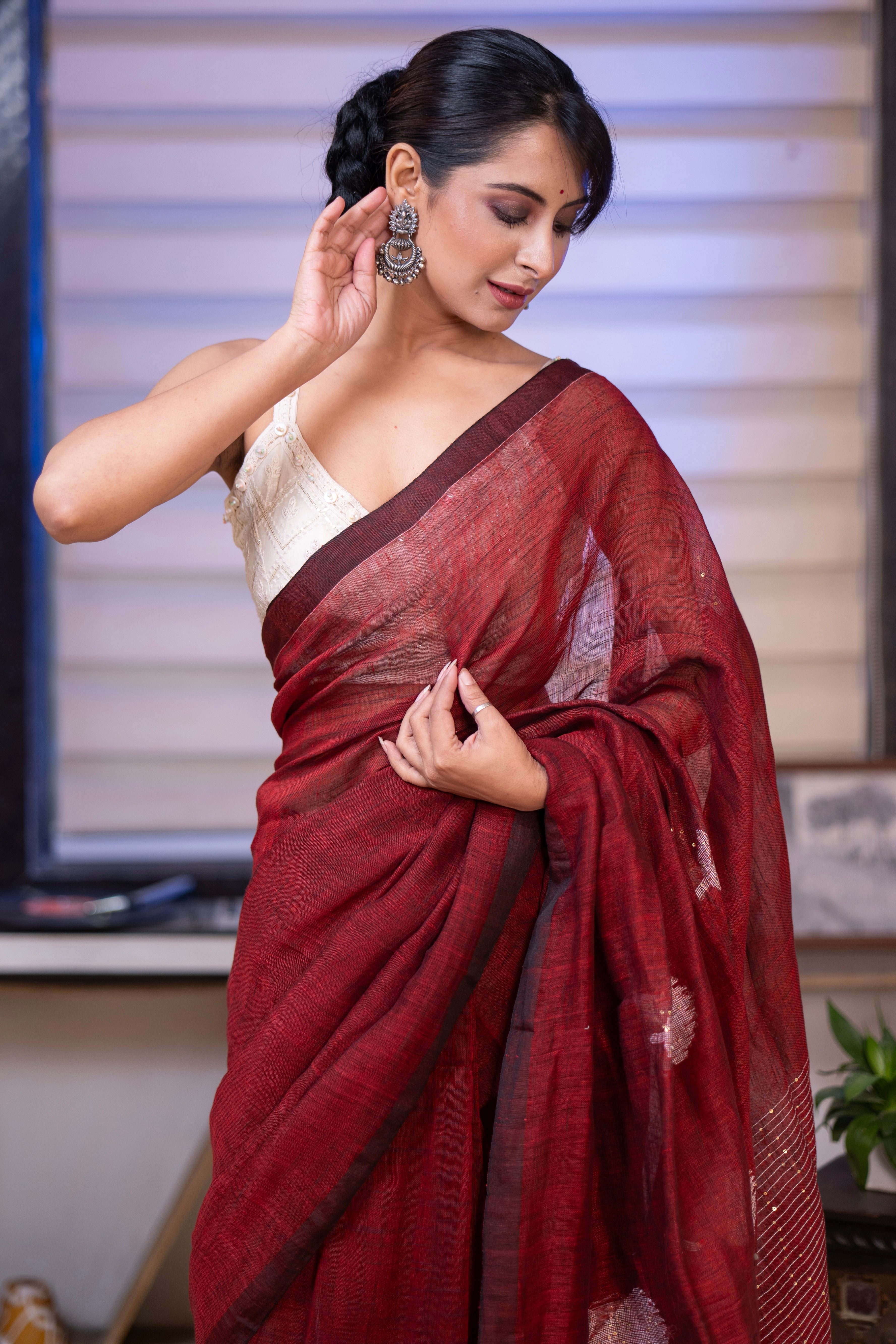 Maroon sequence work rose motif Handwoven Linen Saree with blouse piece