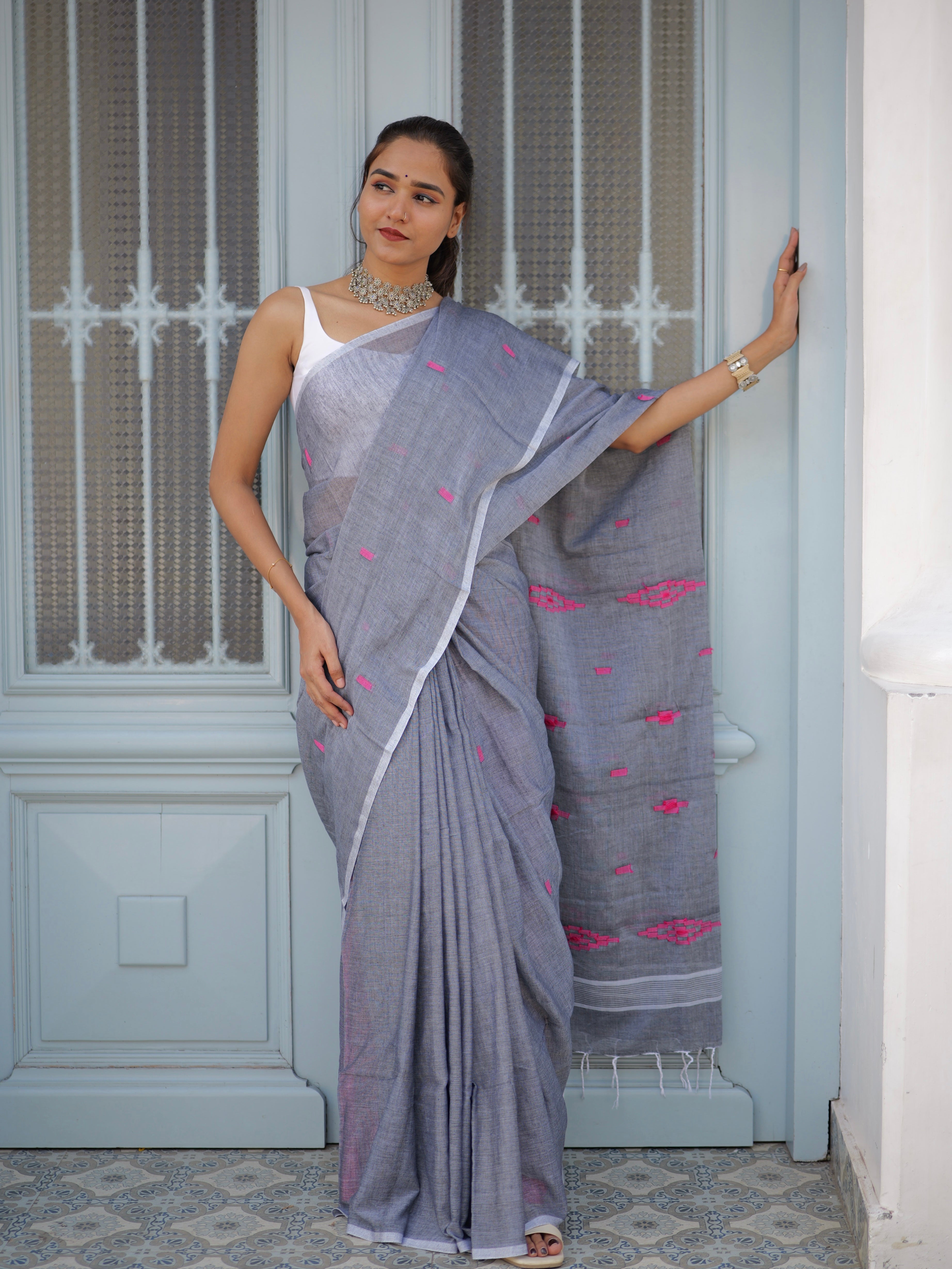 Dark Grey Hand Weaving Mul Mul Cotton Saree