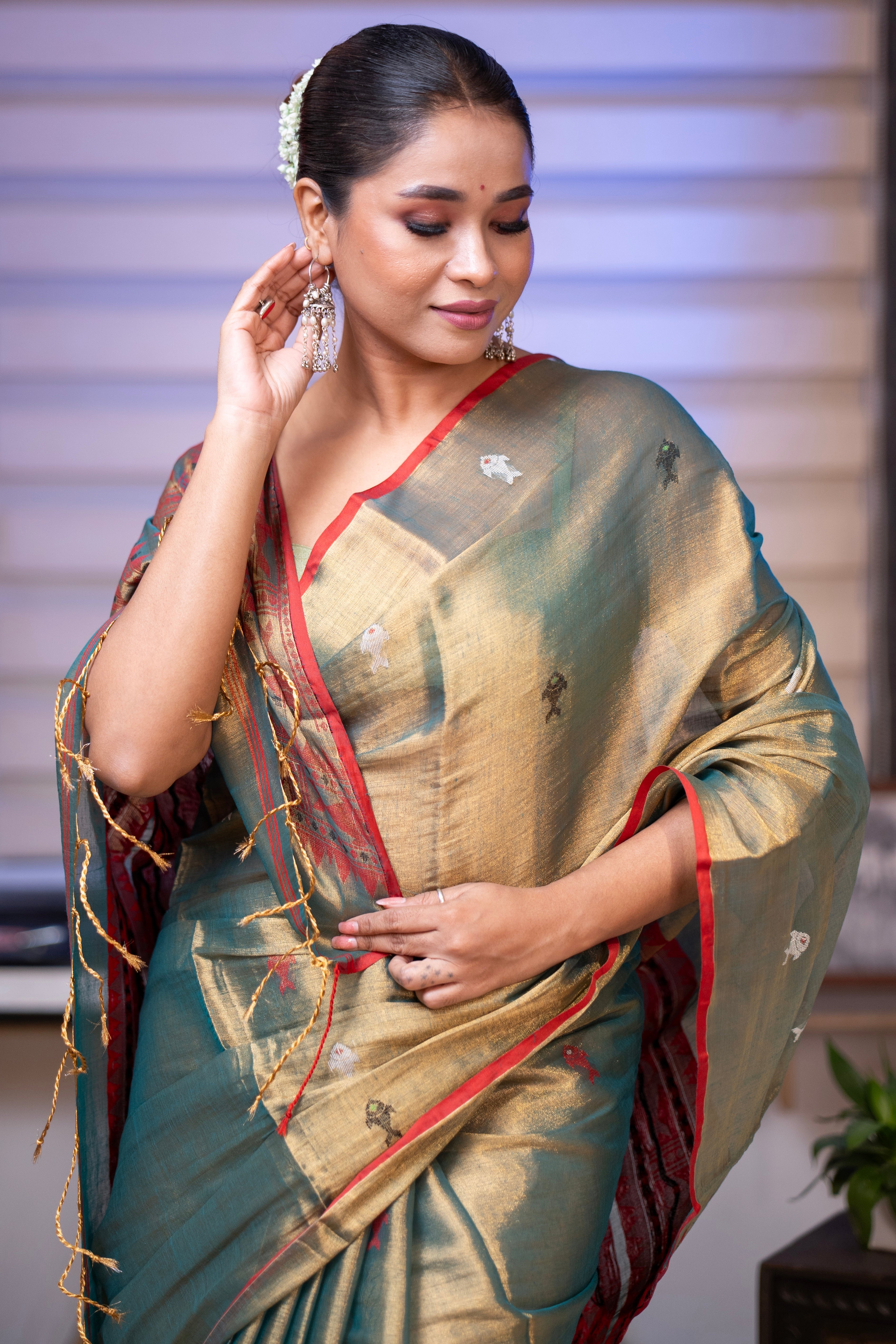 Metallic Persian green Tissue Linen Handwoven Saree
