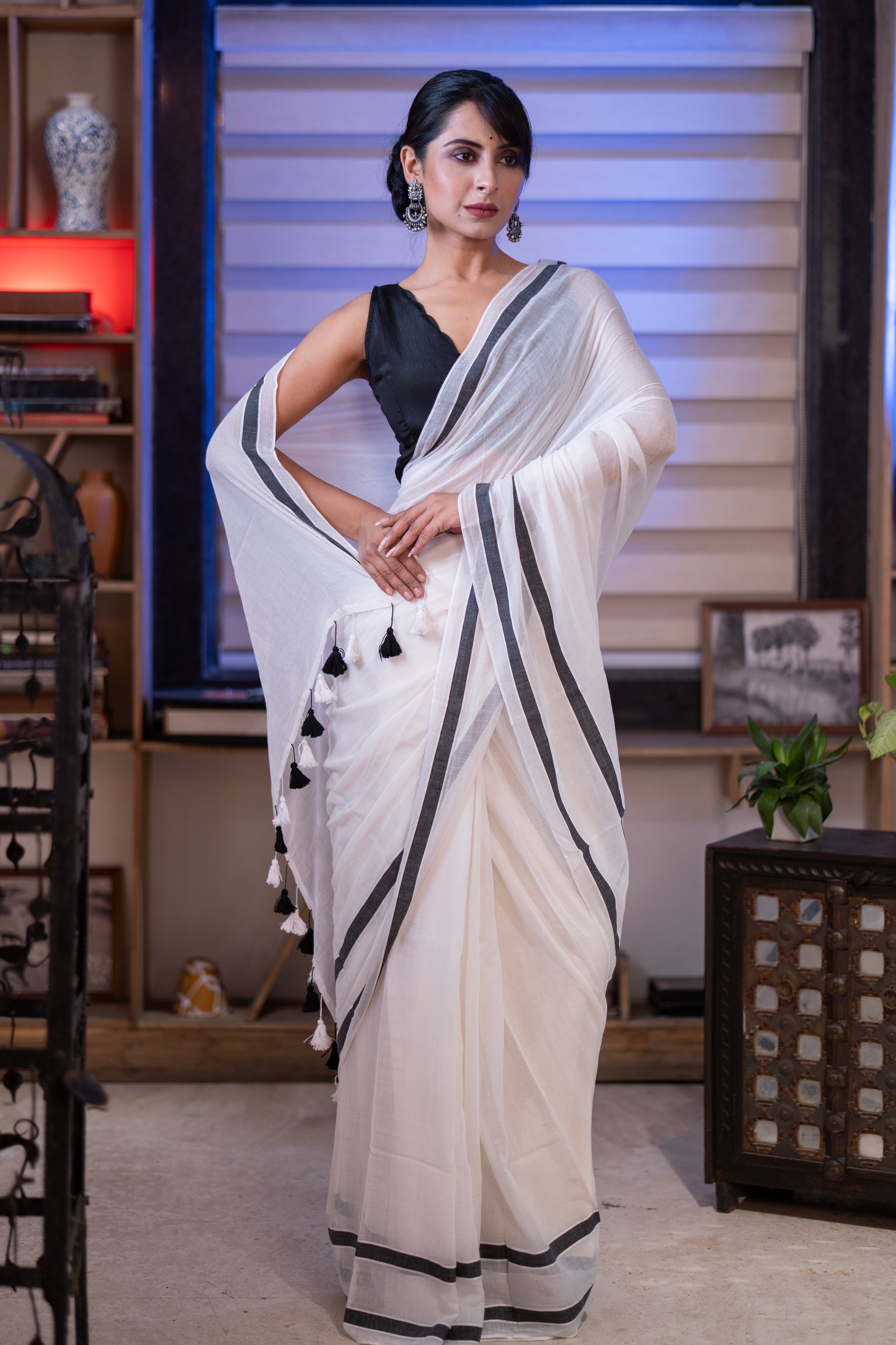Safed Sitara Mul Mul Cotton Saree- White